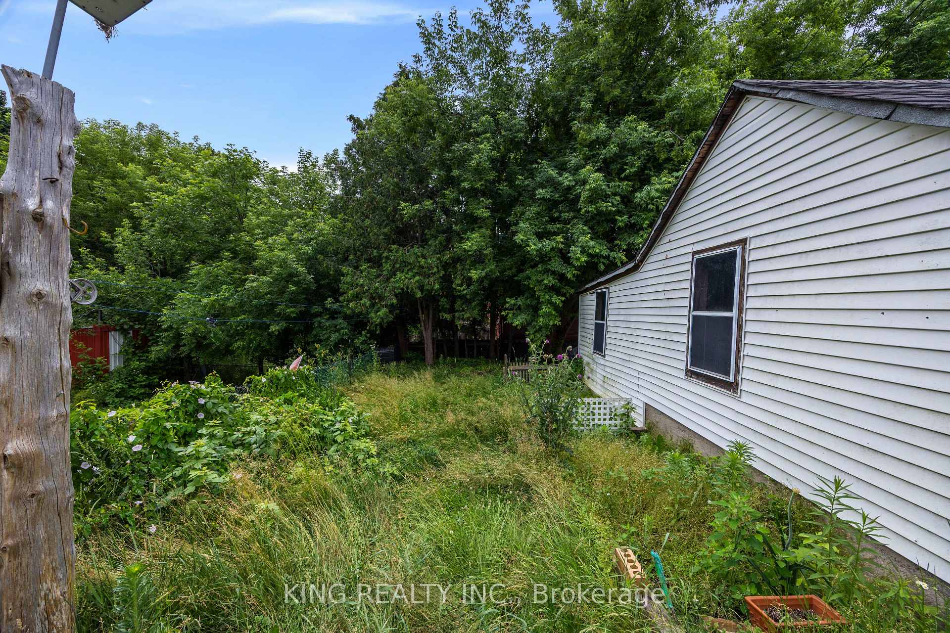 Photo 37 of 221 Samuelson Street, Cambridge, Elgin Park/Coronation — HOMEH