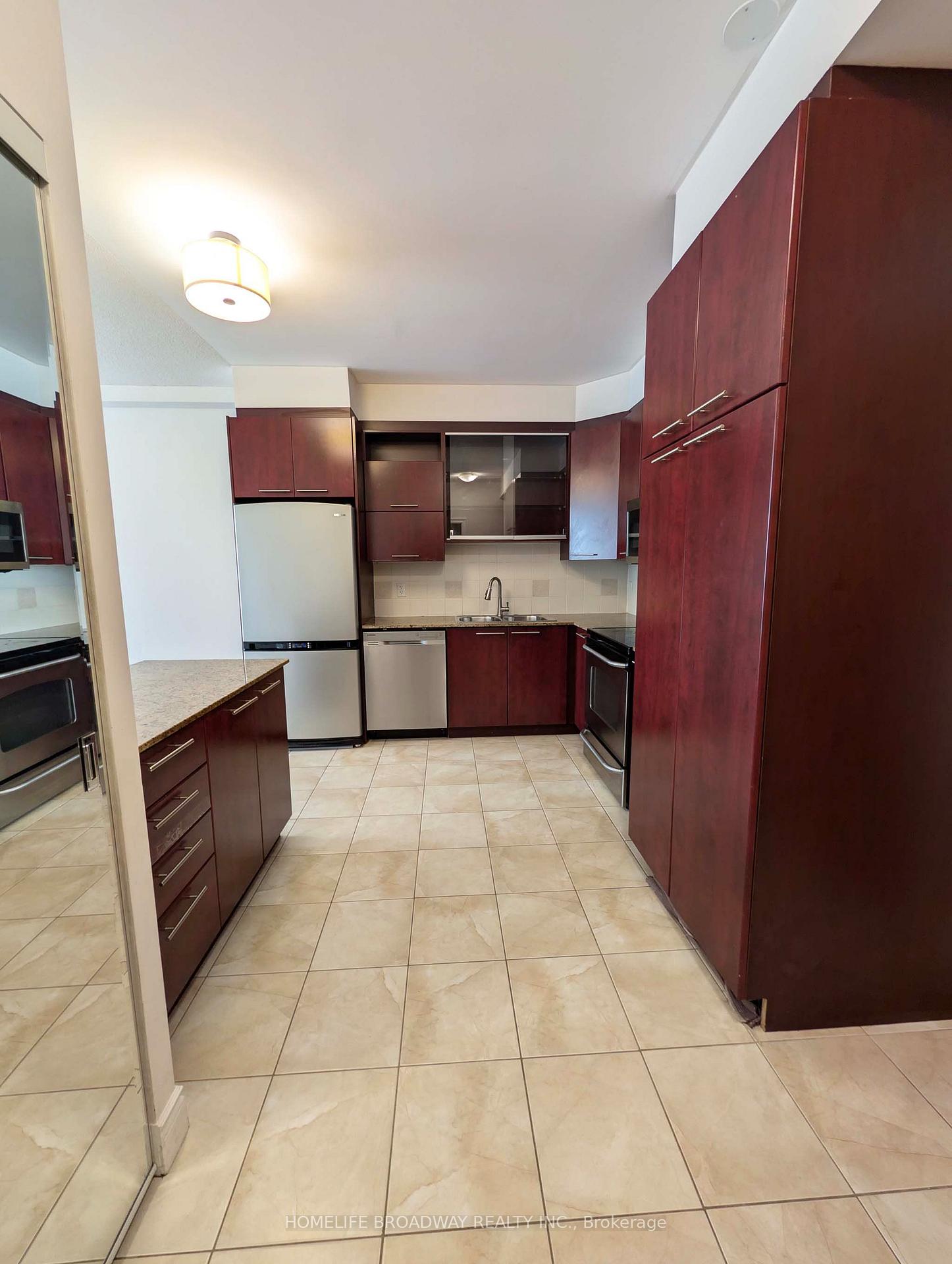 Photo 5 of Unit 110, 37 Galleria Parkway, Markham, Commerce Valley — HOMEH