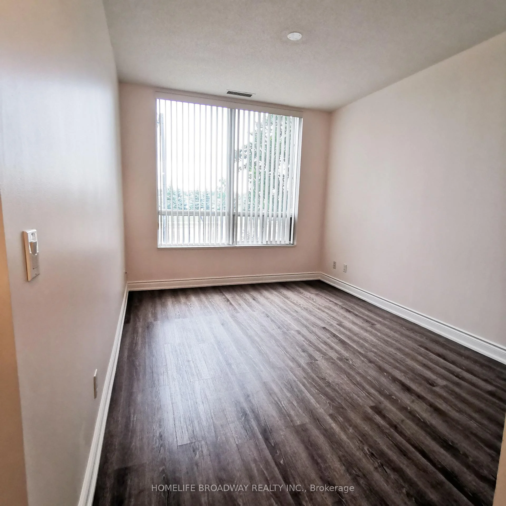 Photo 16 of Unit 110, 37 Galleria Parkway, Markham, Commerce Valley — HOMEH
