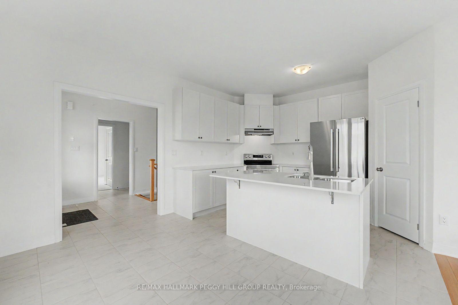 Photo 3 of 553 Hudson Crescent, Midland — HOMEH