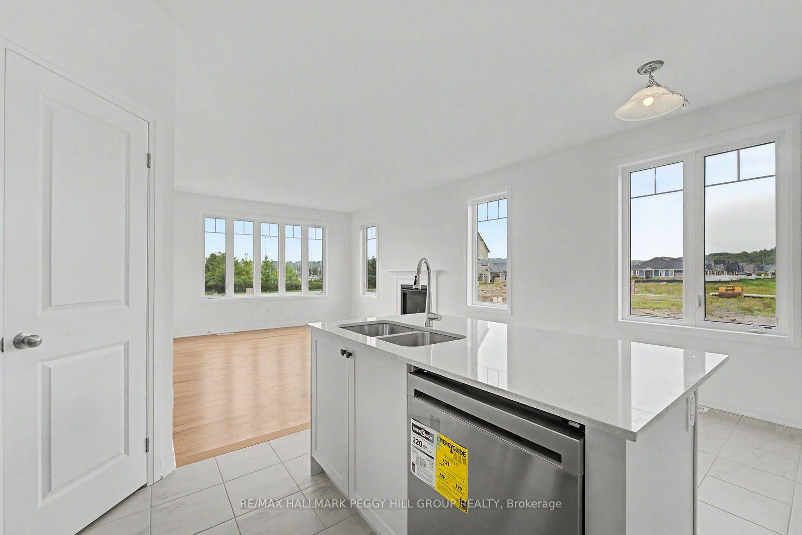 Photo 4 of 553 Hudson Crescent, Midland — HOMEH