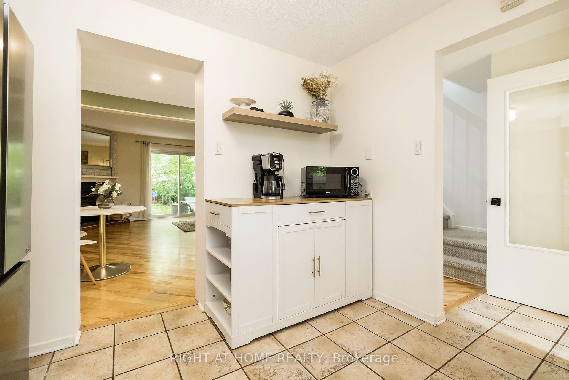 Photo 16 of 30 Berkshire Way, Ottawa, Barrhaven - Pheasant Run — HOMEH