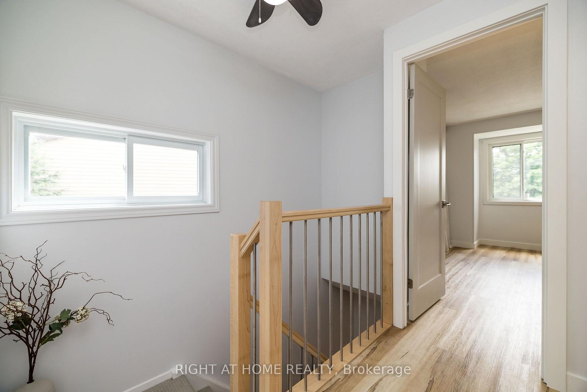 Photo 19 of 30 Berkshire Way, Ottawa, Barrhaven - Pheasant Run — HOMEH