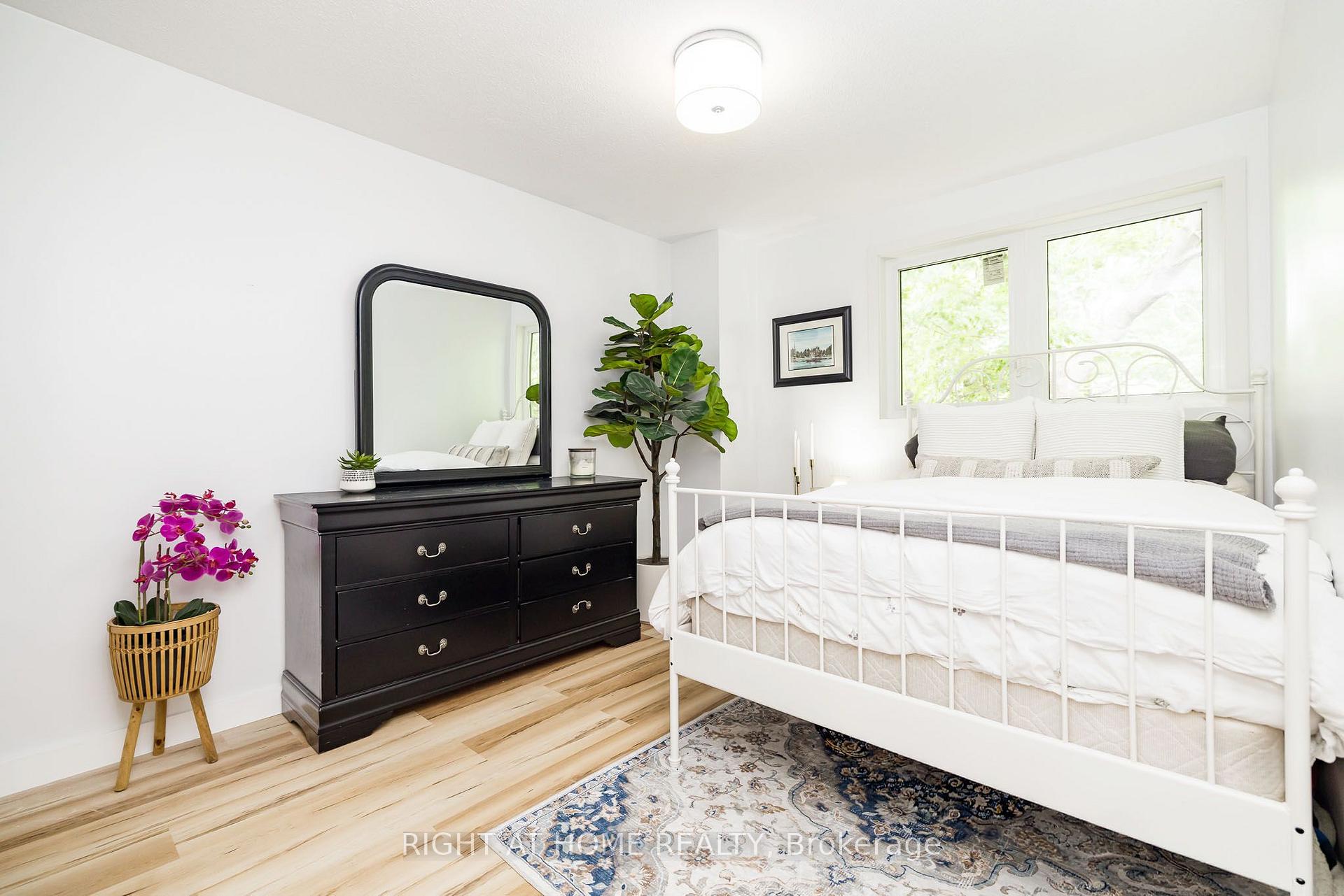 Photo 25 of 30 Berkshire Way, Ottawa, Barrhaven - Pheasant Run — HOMEH