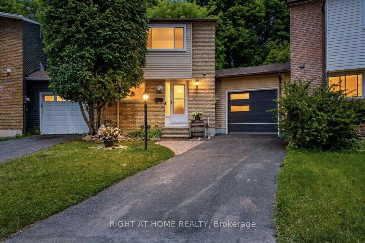 Photo 2 of 30 Berkshire Way, Ottawa, Barrhaven - Pheasant Run — HOMEH