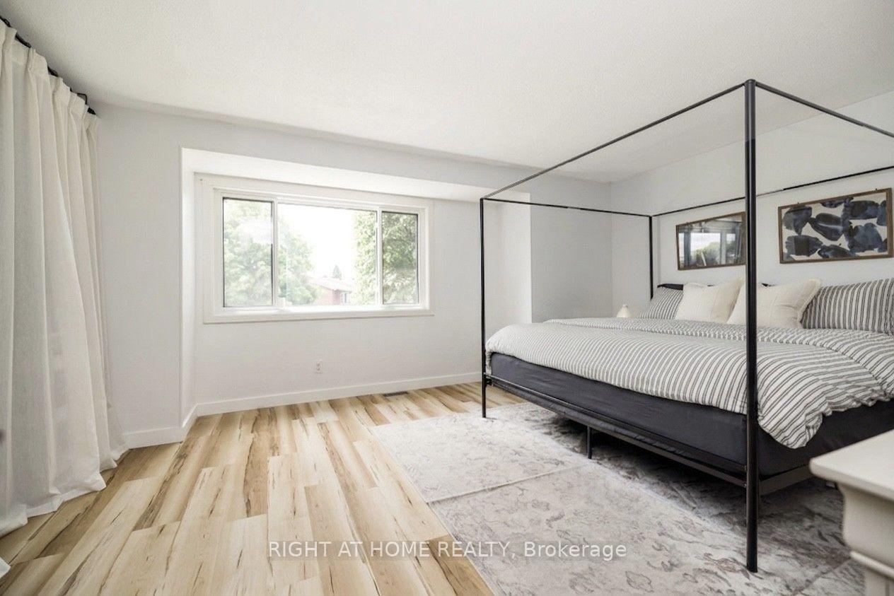 Photo 21 of 30 Berkshire Way, Ottawa, Barrhaven - Pheasant Run — HOMEH