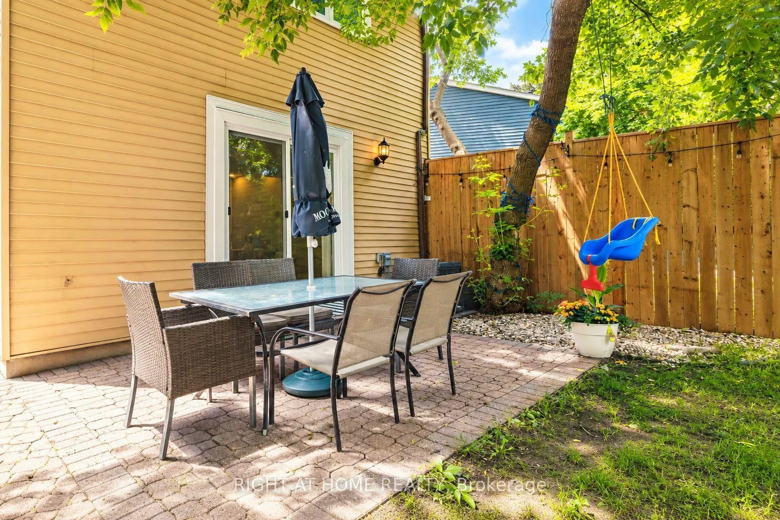 Photo 33 of 30 Berkshire Way, Ottawa, Barrhaven - Pheasant Run — HOMEH