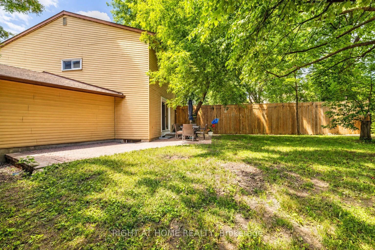 Photo 35 of 30 Berkshire Way, Ottawa, Barrhaven - Pheasant Run — HOMEH
