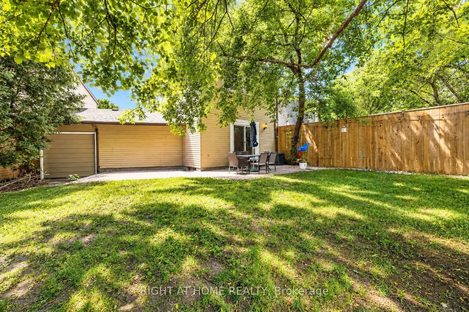 Photo 36 of 30 Berkshire Way, Ottawa, Barrhaven - Pheasant Run — HOMEH