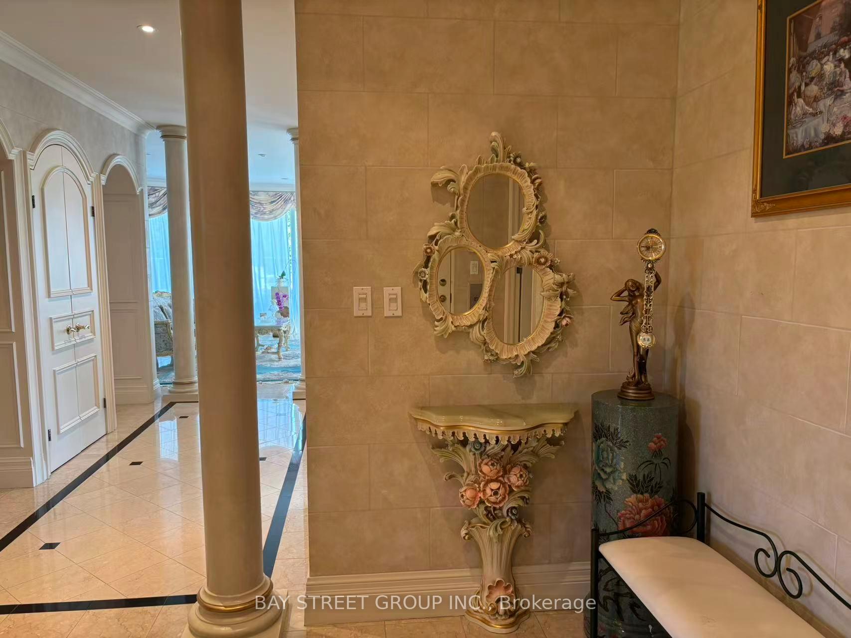 Front of Unit 518, 1 Watergarden Way
