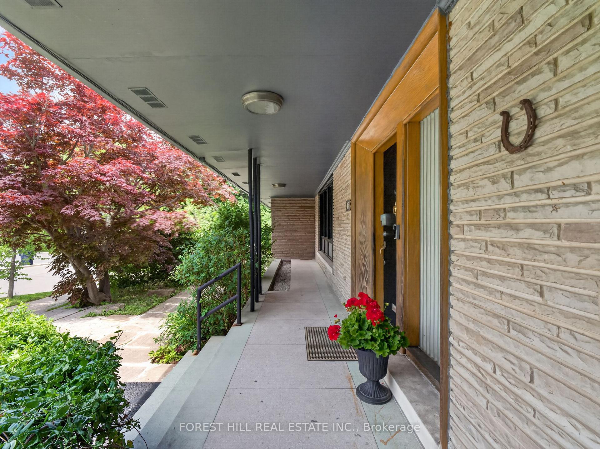 Photo 8 of 3 Glen Rush Boulevard, Toronto, Bedford Park-Nortown — HOMEH