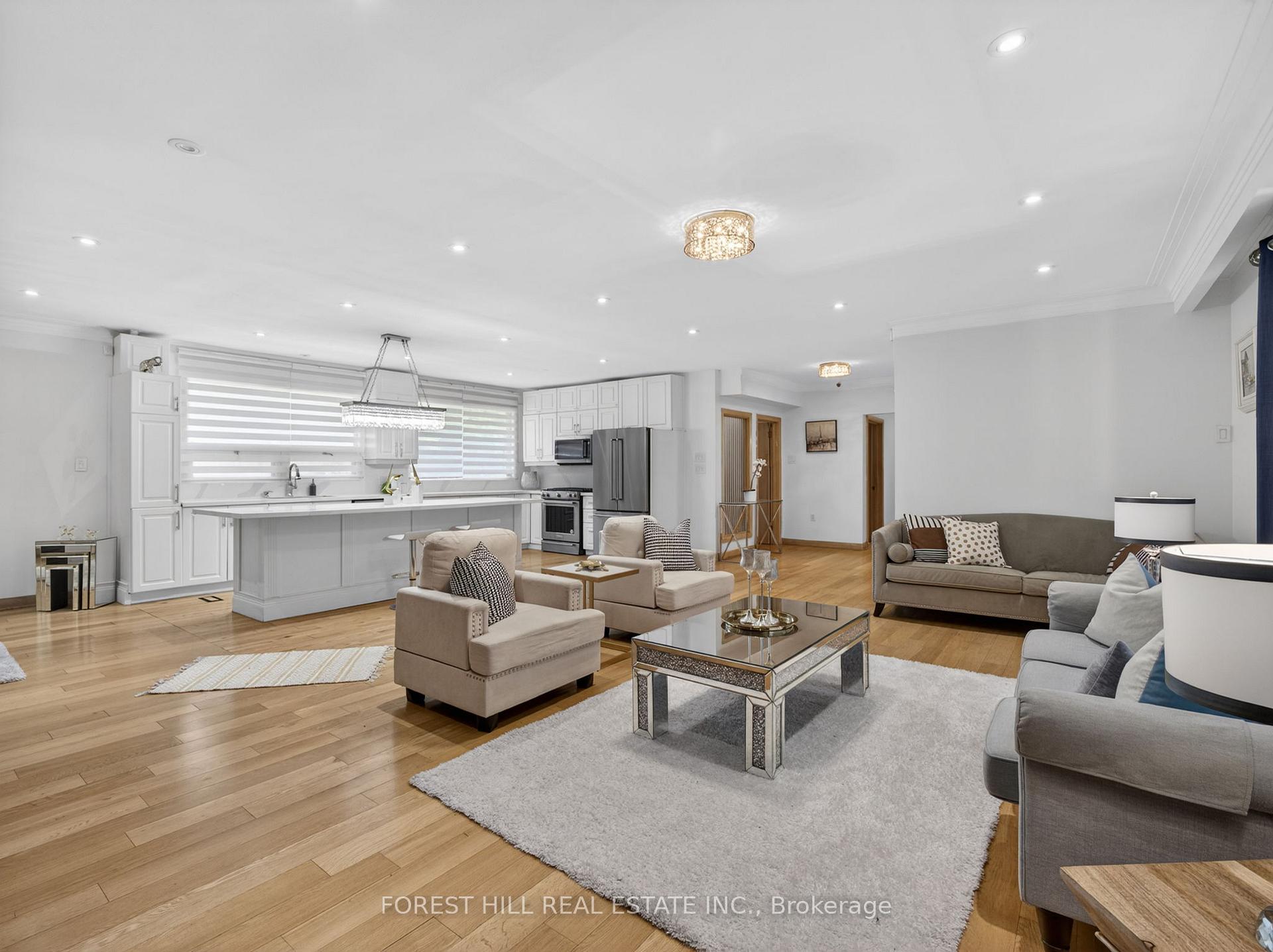 Photo 13 of 3 Glen Rush Boulevard, Toronto, Bedford Park-Nortown — HOMEH