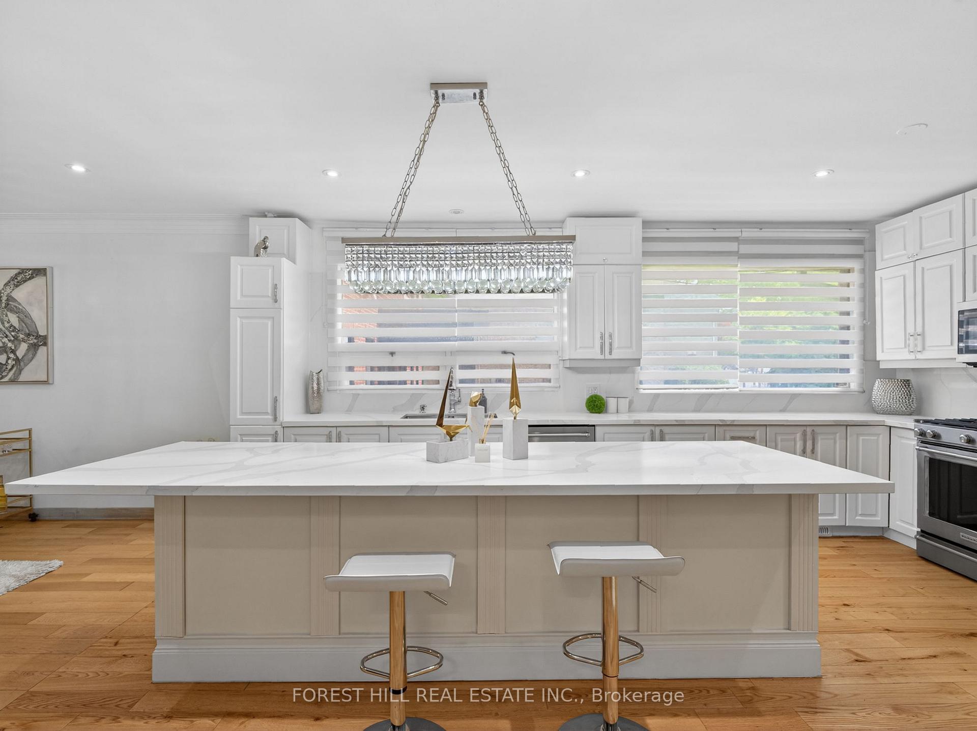 Photo 16 of 3 Glen Rush Boulevard, Toronto, Bedford Park-Nortown — HOMEH