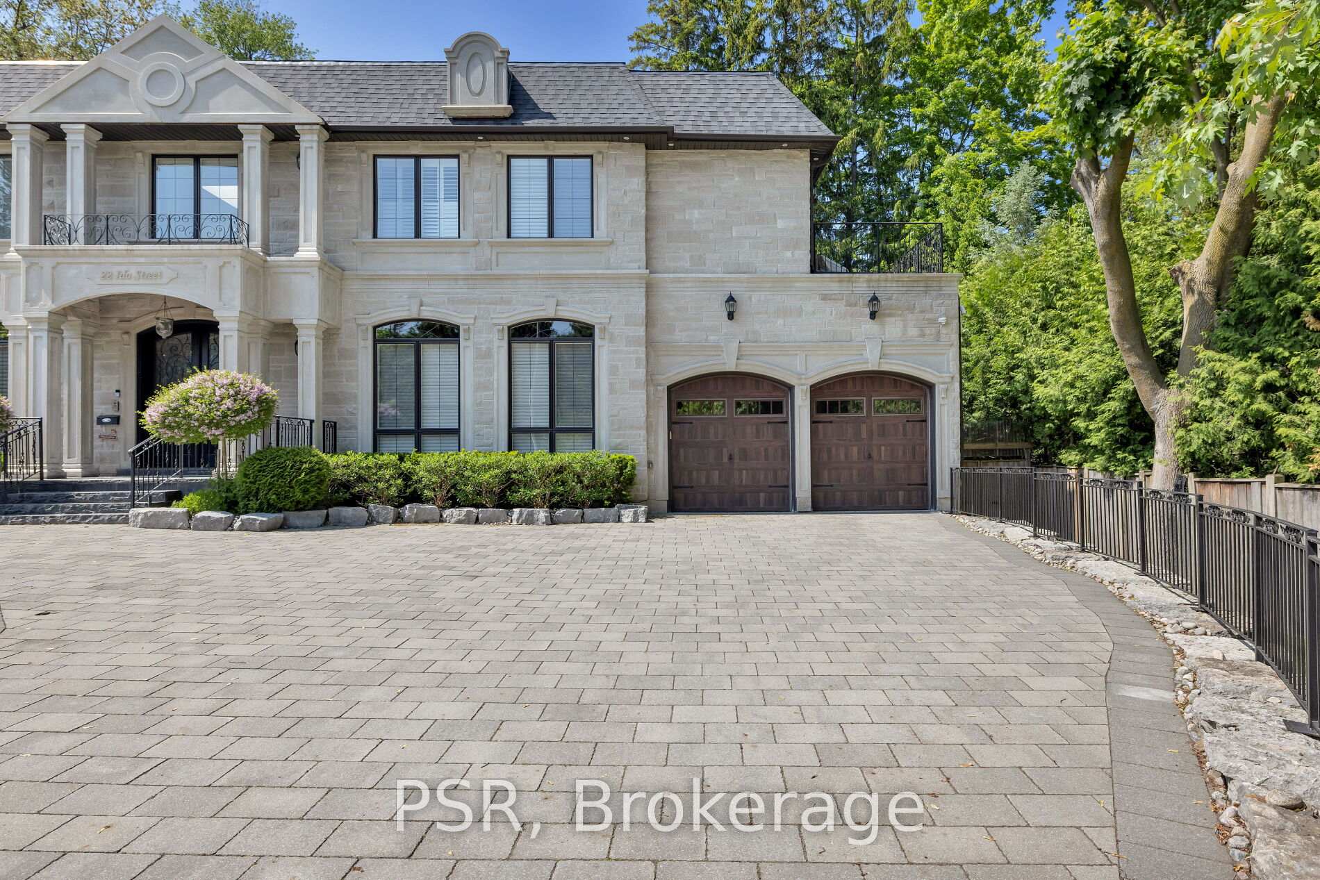 Photo 3 of 22 Ida Street, Markham, Thornhill — HOMEH