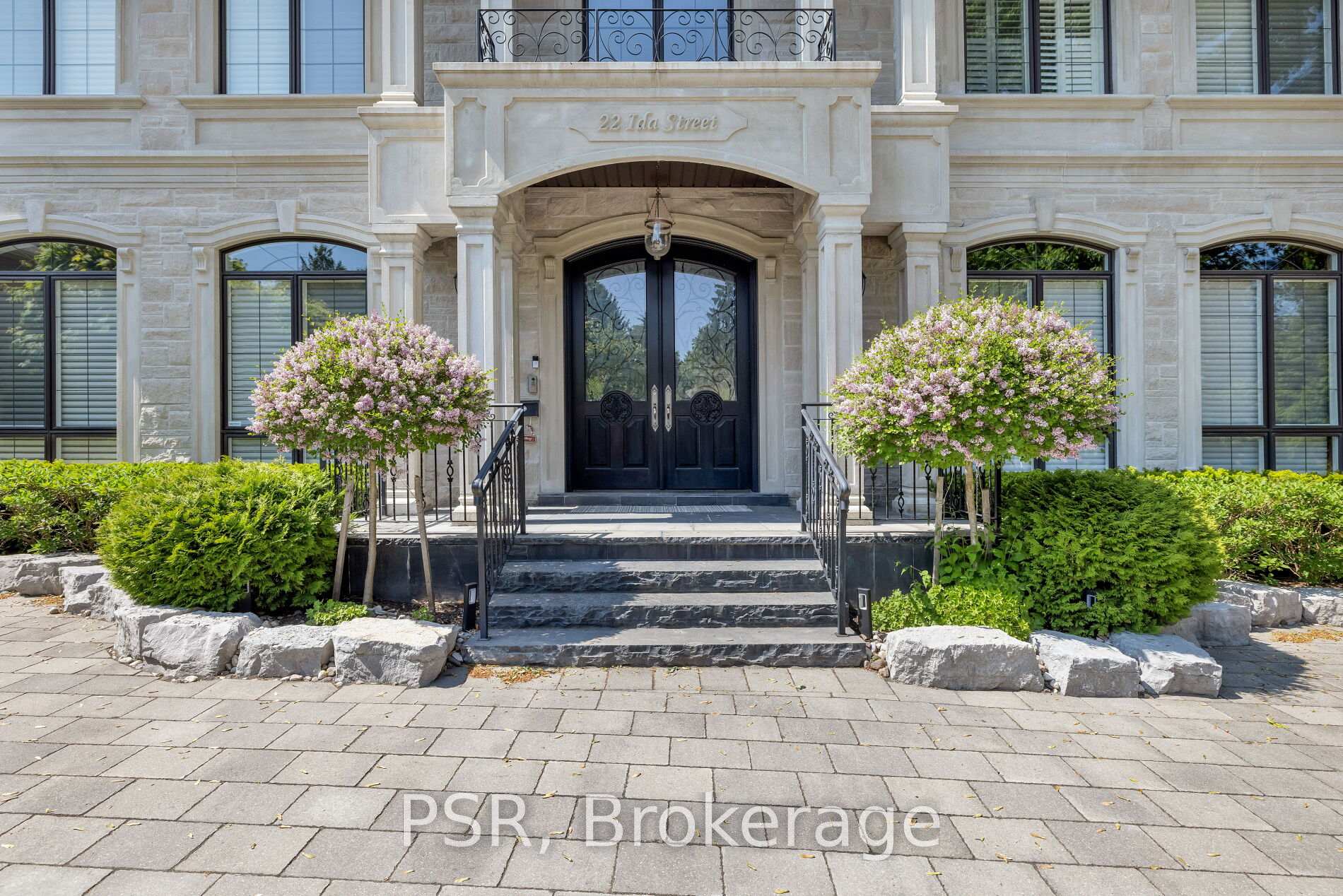 Photo 5 of 22 Ida Street, Markham, Thornhill — HOMEH