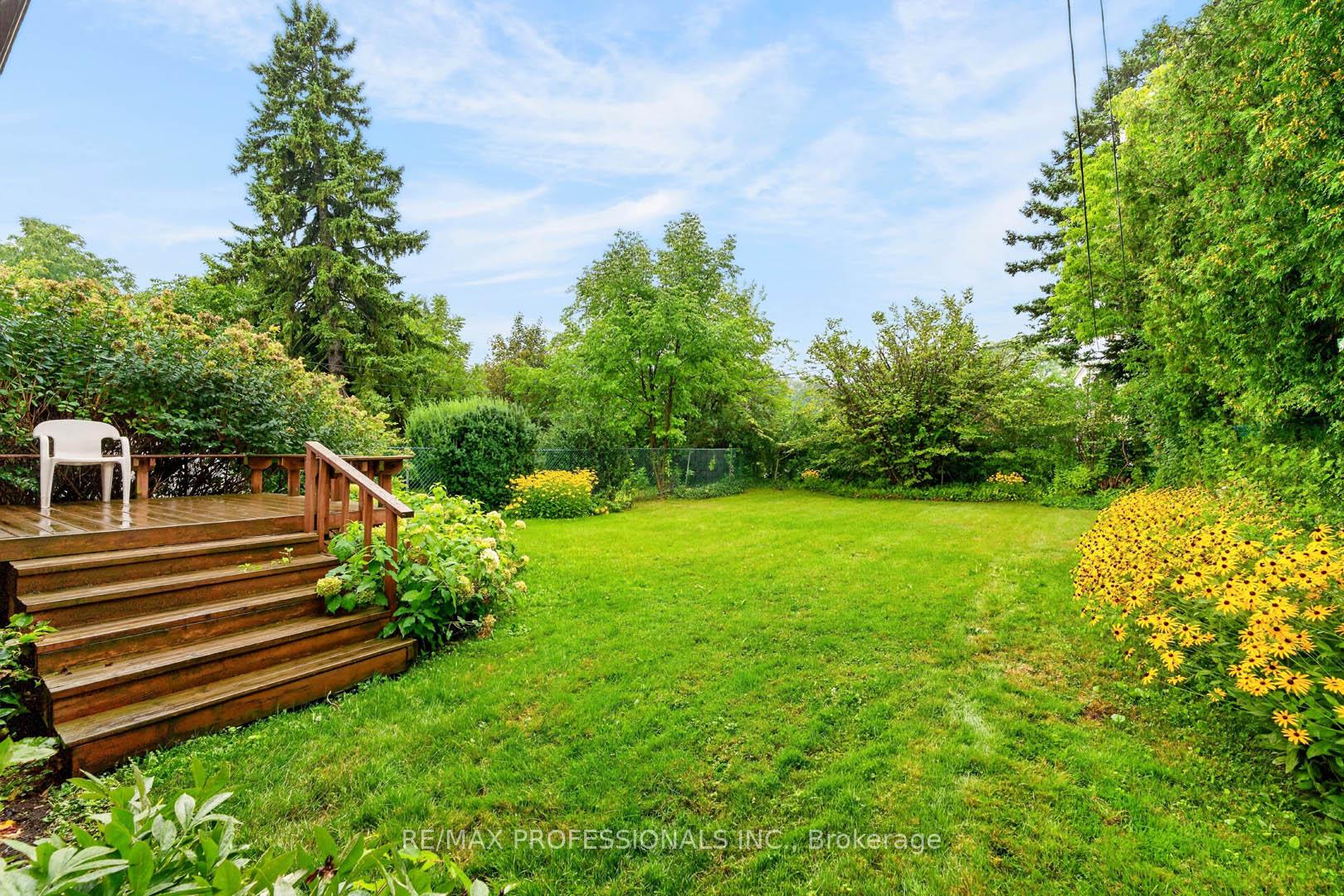 Photo 28 of 28 Baskerville Crescent, Etobicoke, Markland Wood — HOMEH