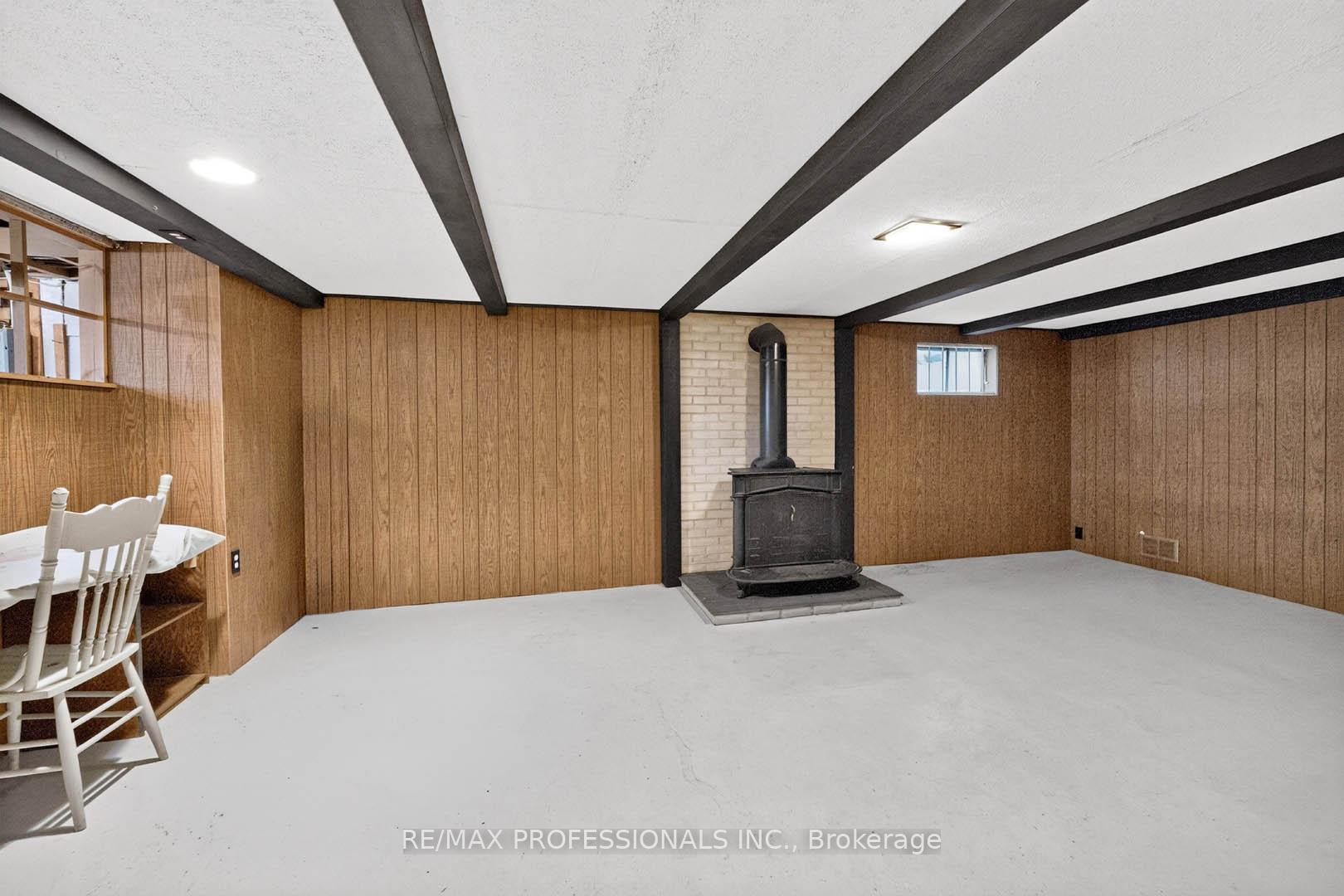 Photo 30 of 28 Baskerville Crescent, Etobicoke, Markland Wood — HOMEH