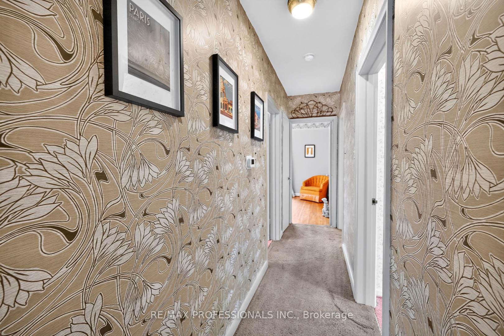 Photo 32 of 28 Baskerville Crescent, Etobicoke, Markland Wood — HOMEH
