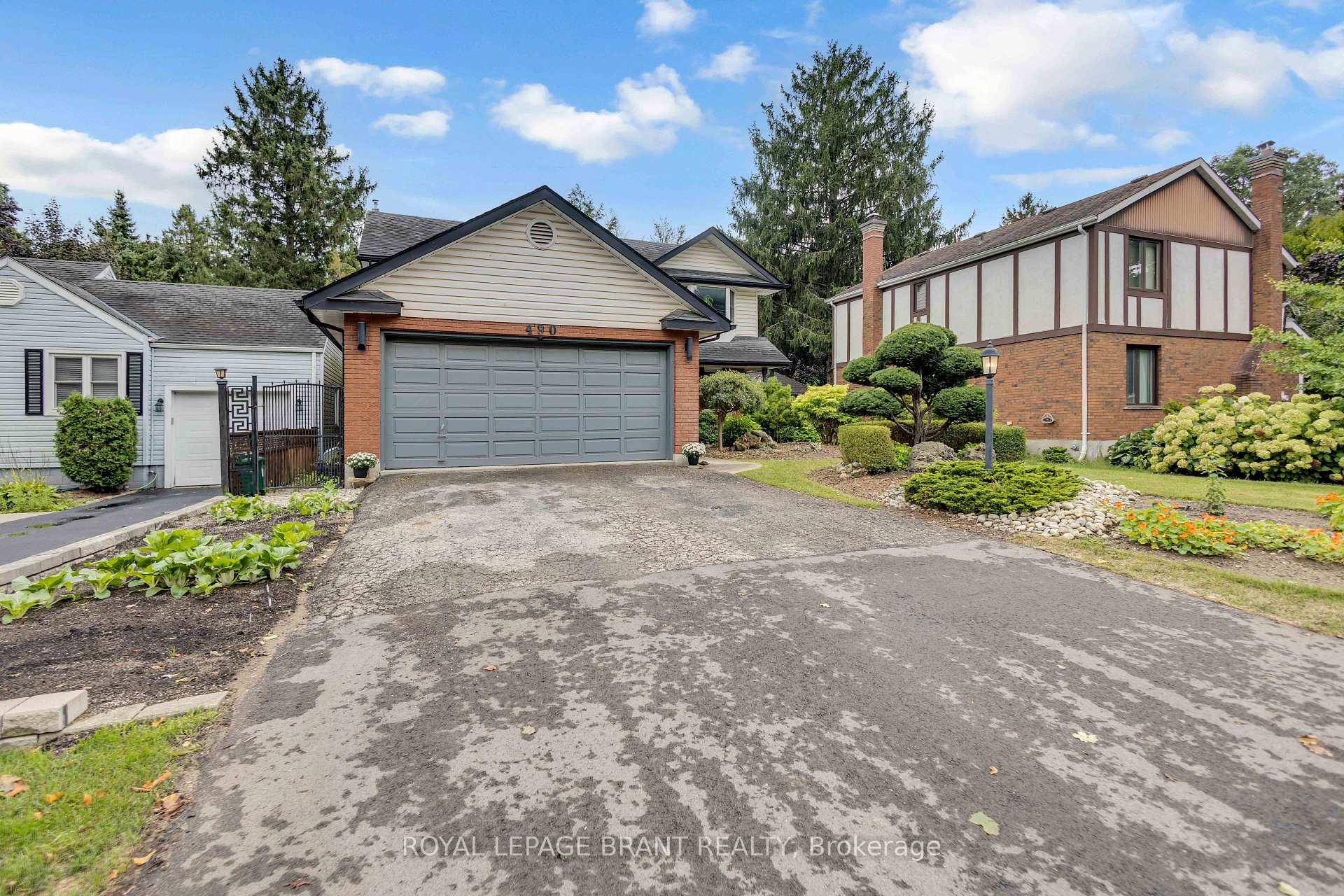 Photo 3 of 490 Devonshire Avenue, Woodstock, Woodstock - North — HOMEH