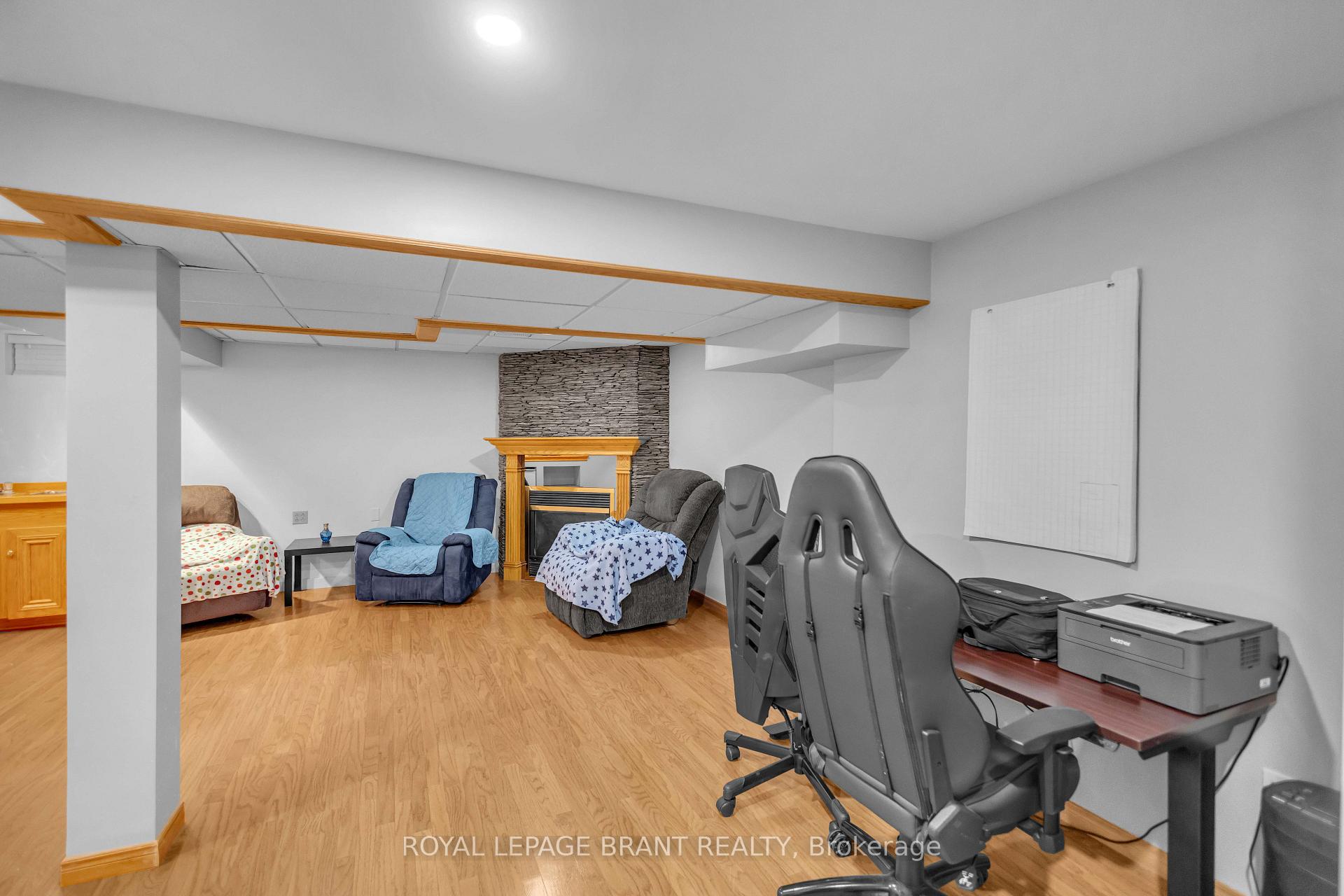 Photo 34 of 490 Devonshire Avenue, Woodstock, Woodstock - North — HOMEH