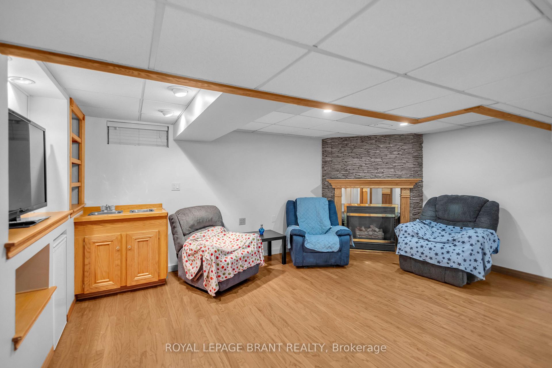 Photo 35 of 490 Devonshire Avenue, Woodstock, Woodstock - North — HOMEH