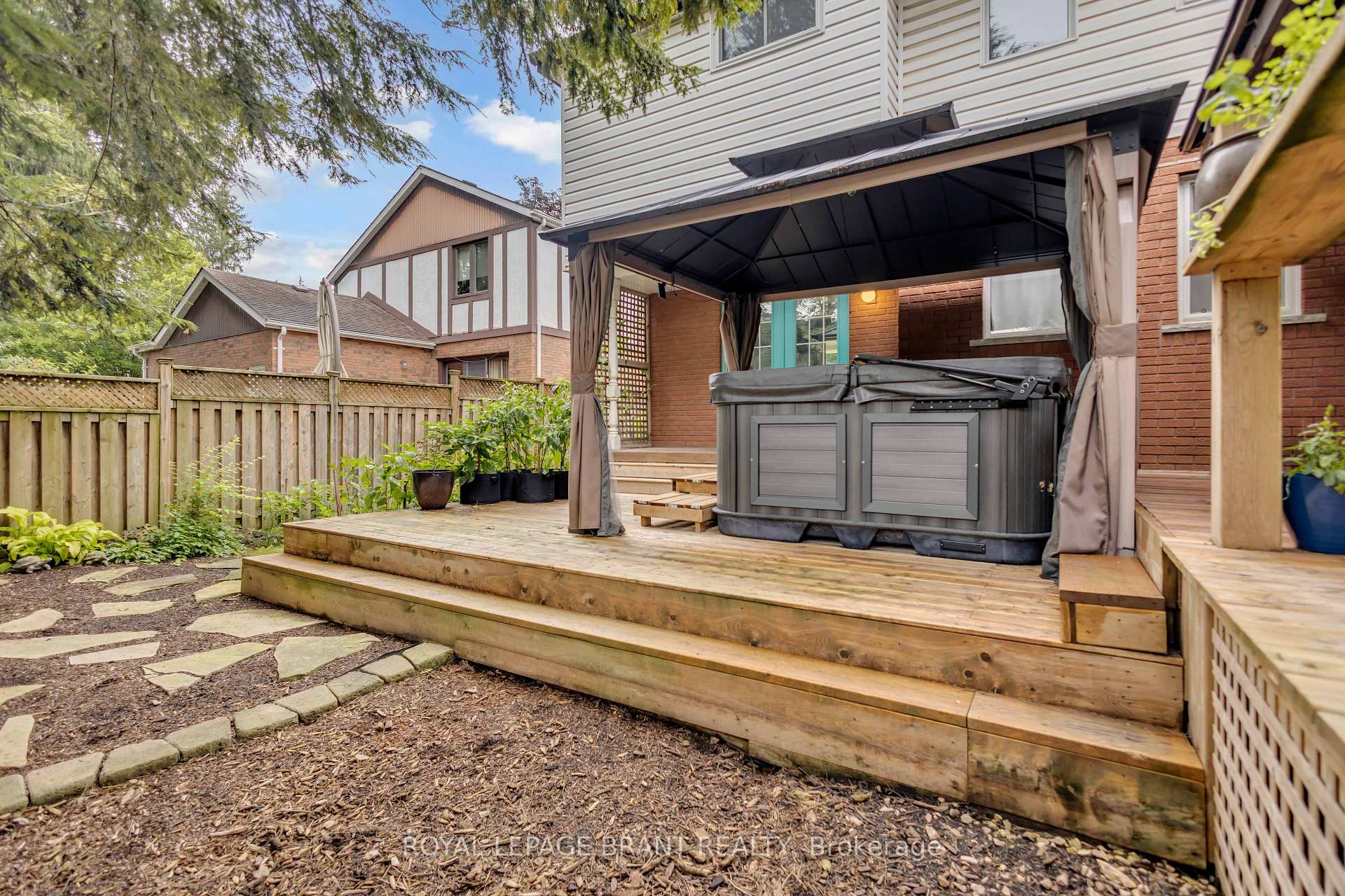 Photo 45 of 490 Devonshire Avenue, Woodstock, Woodstock - North — HOMEH