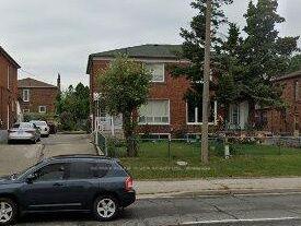 Front of 1486 Lawrence Avenue W