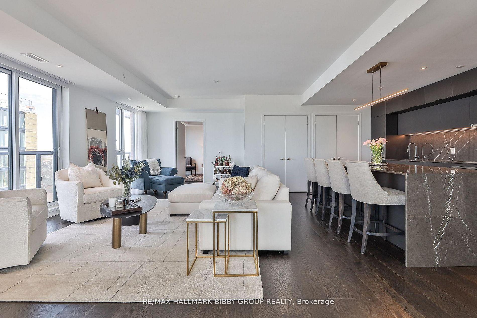 Photo 3 of Unit 1105, 185 Alberta Avenue, Toronto, Oakwood Village — HOMEH