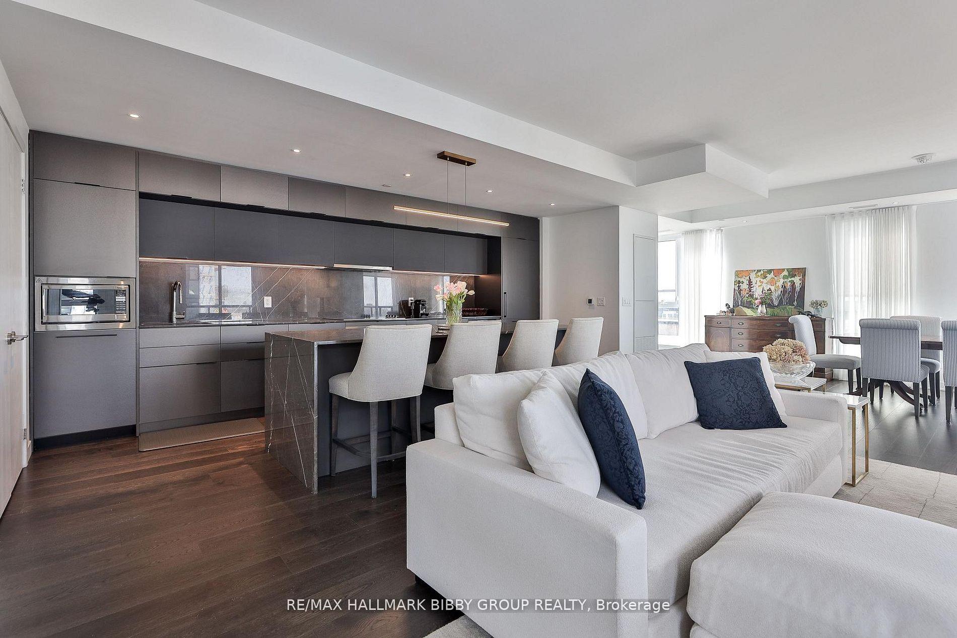 Photo 6 of Unit 1105, 185 Alberta Avenue, Toronto, Oakwood Village — HOMEH