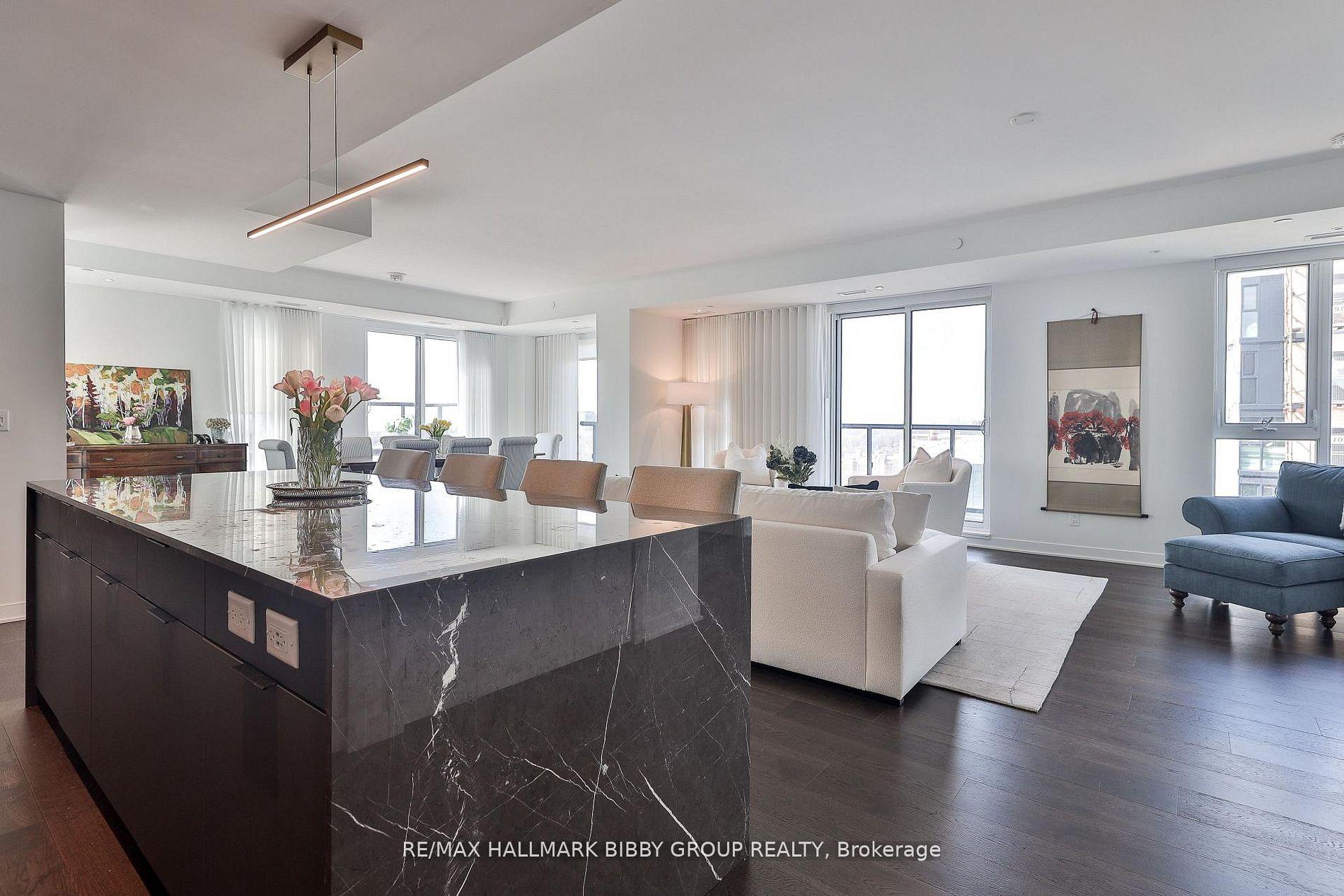 Photo 10 of Unit 1105, 185 Alberta Avenue, Toronto, Oakwood Village — HOMEH
