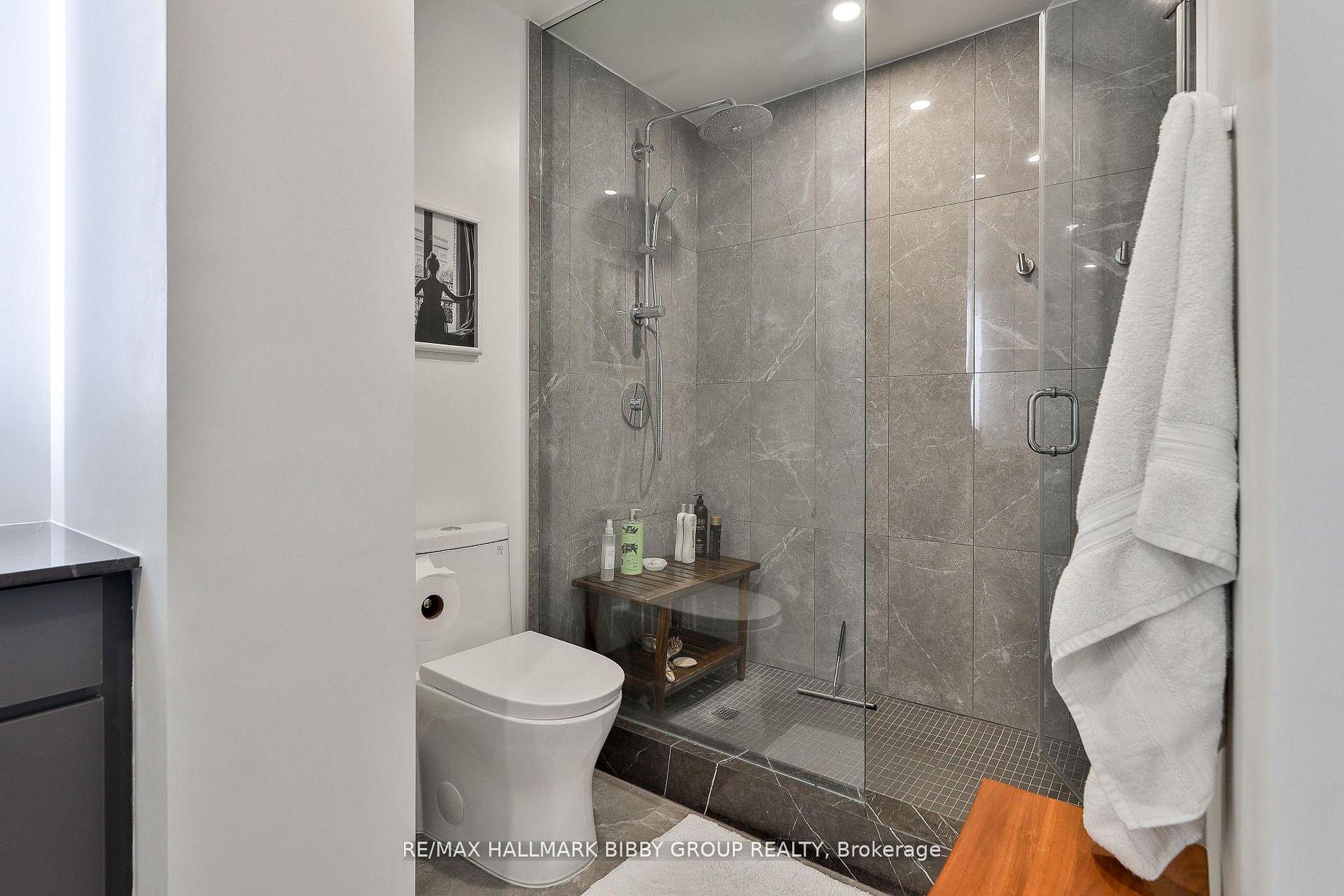 Photo 18 of Unit 1105, 185 Alberta Avenue, Toronto, Oakwood Village — HOMEH