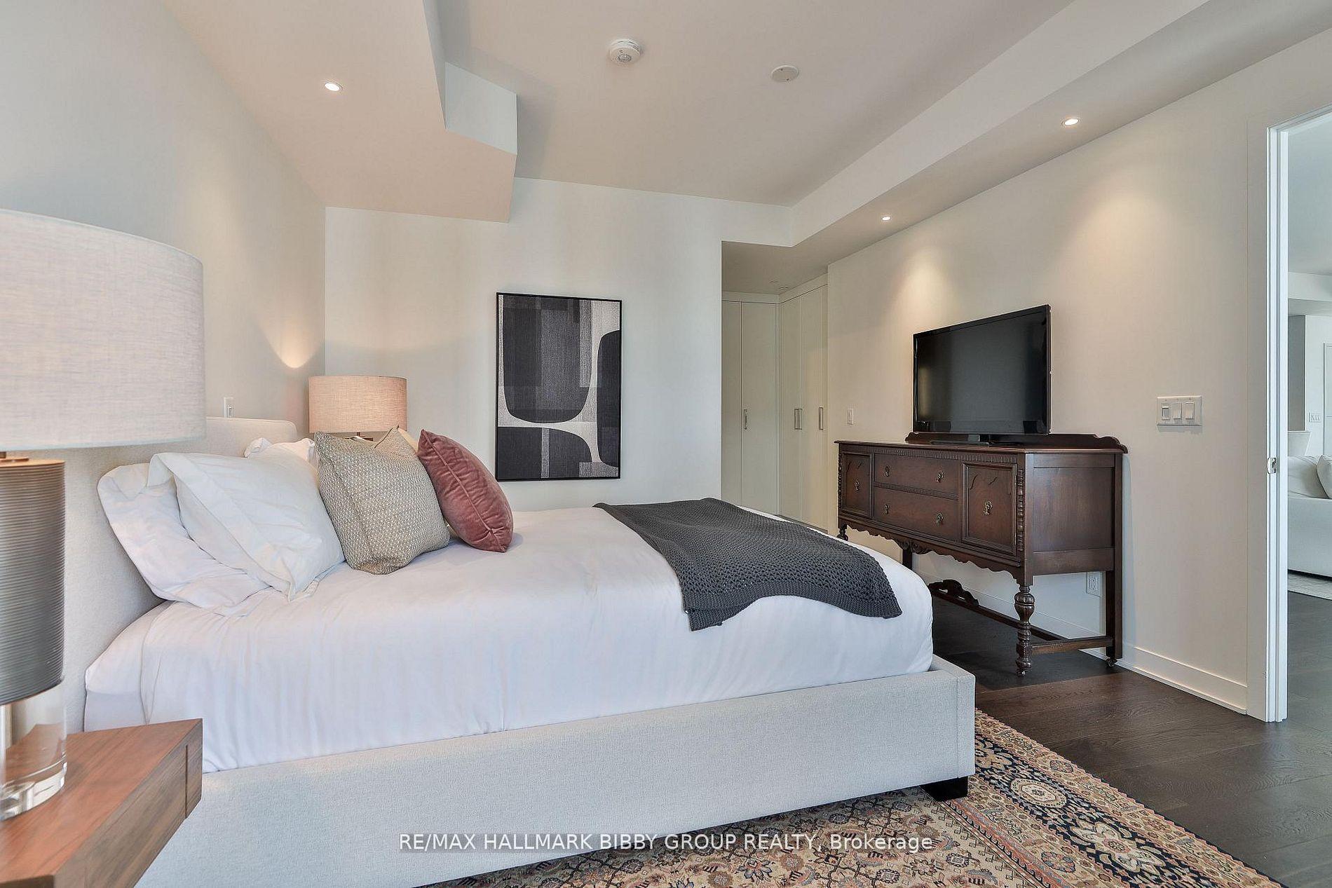 Photo 23 of Unit 1105, 185 Alberta Avenue, Toronto, Oakwood Village — HOMEH