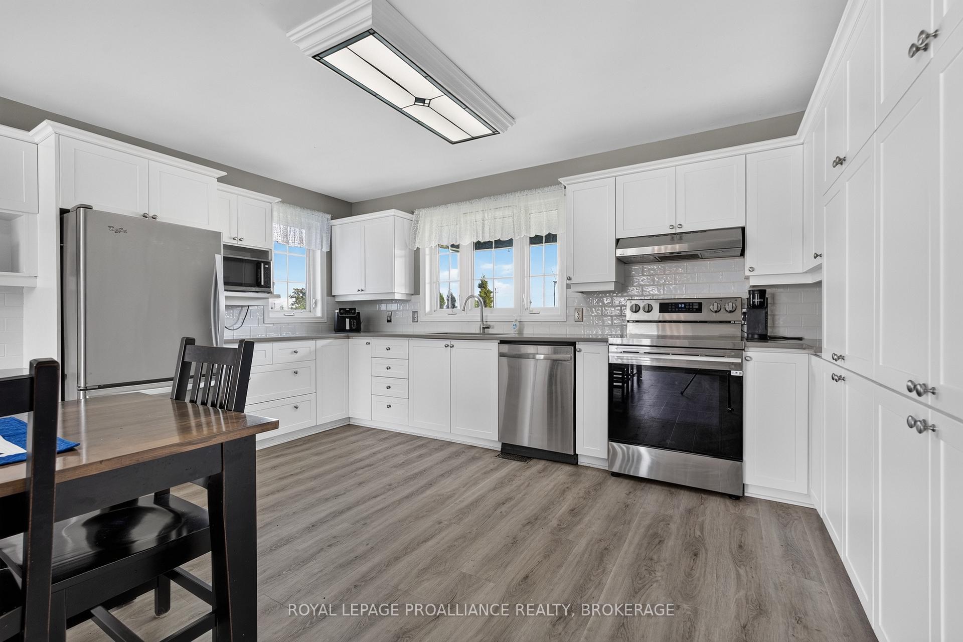 Photo 11 of 867 Millhaven Road, Loyalist, Lennox and Addington - South — HOMEH