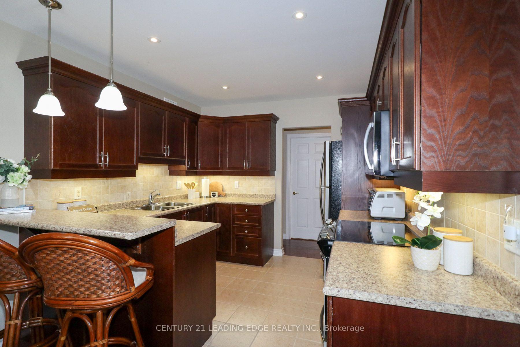 Photo 6 of Unit 100, 61 Village Crescent, Peterborough, Otonabee Ward 1 — HOMEH