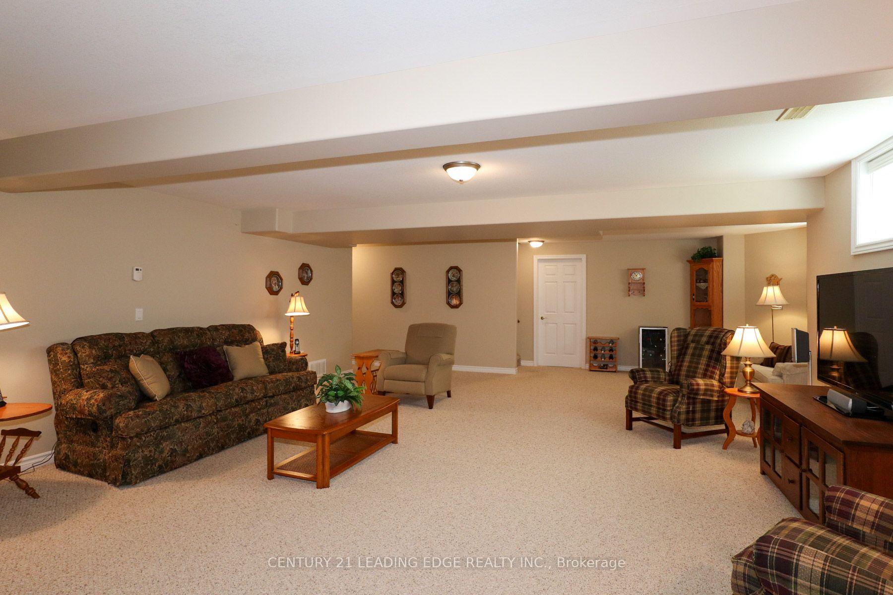 Photo 19 of Unit 100, 61 Village Crescent, Peterborough, Otonabee Ward 1 — HOMEH