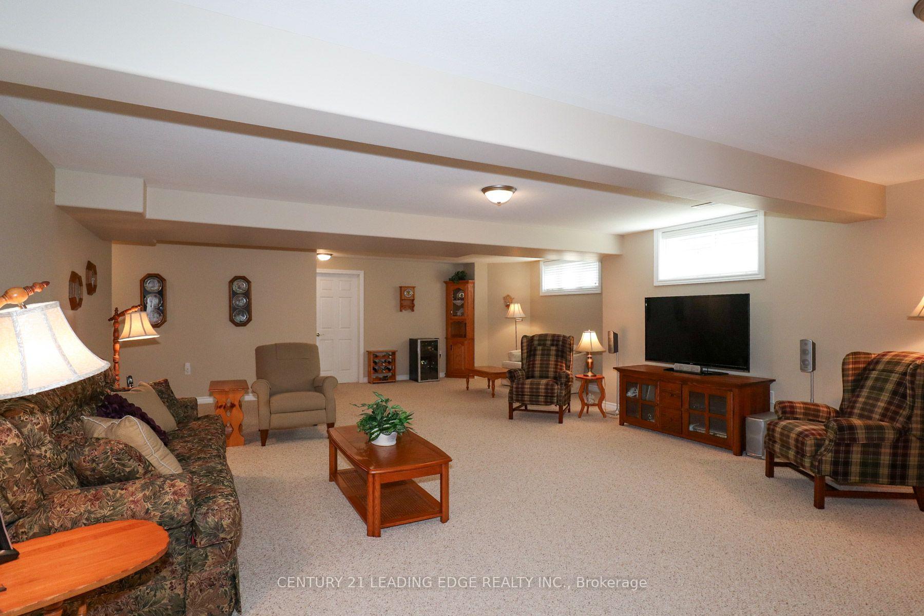 Photo 21 of Unit 100, 61 Village Crescent, Peterborough, Otonabee Ward 1 — HOMEH