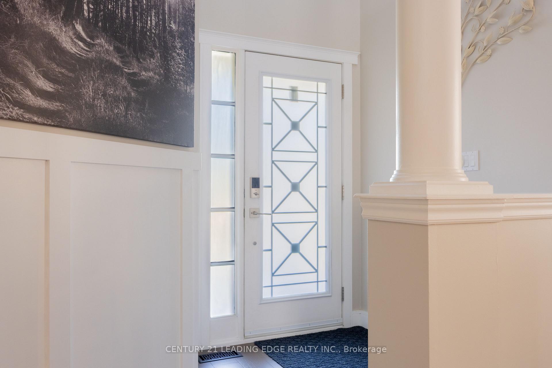 Photo 4 of 53 Ault Crescent, Whitby, Brooklin — HOMEH