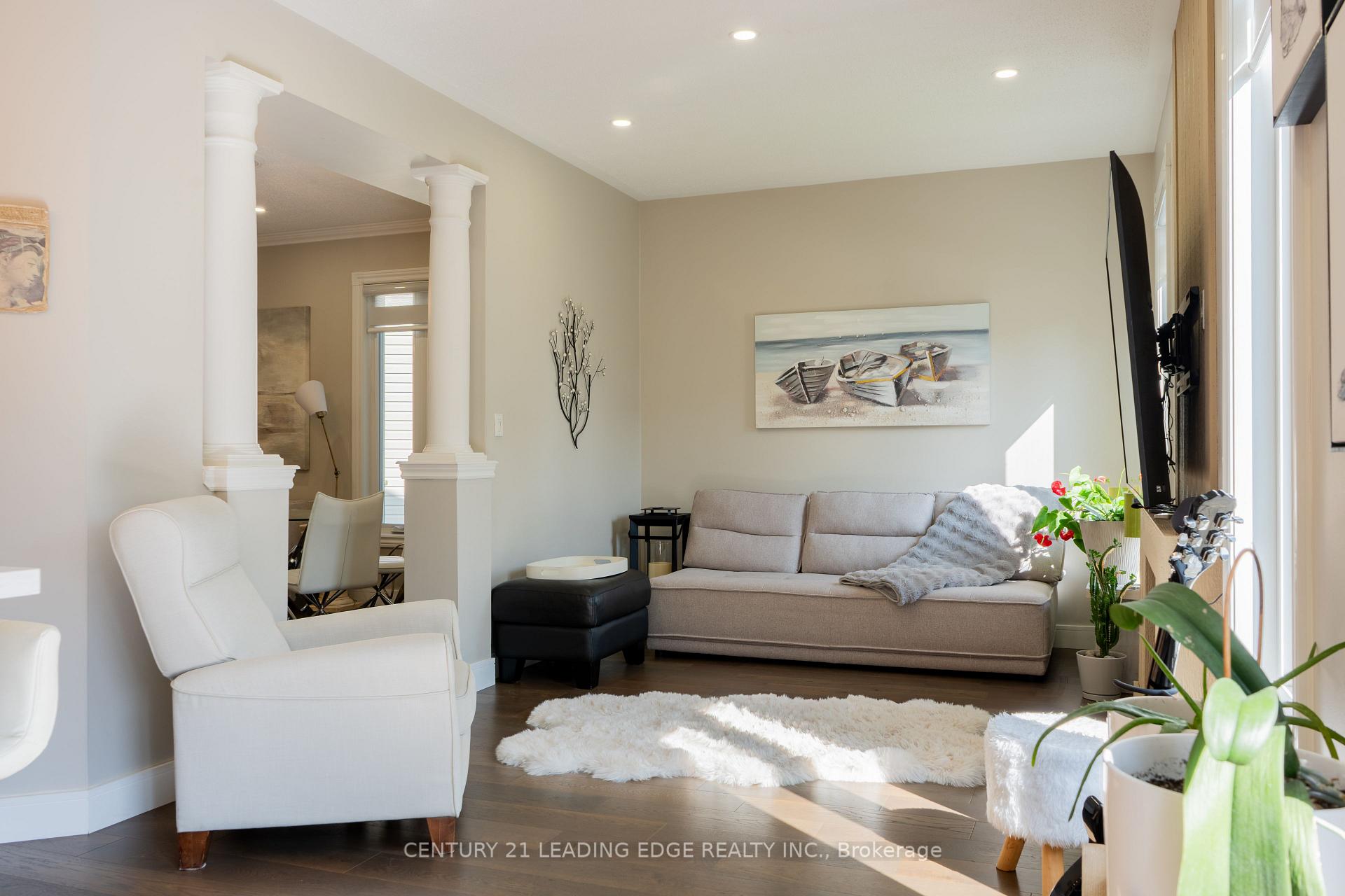 Photo 9 of 53 Ault Crescent, Whitby, Brooklin — HOMEH
