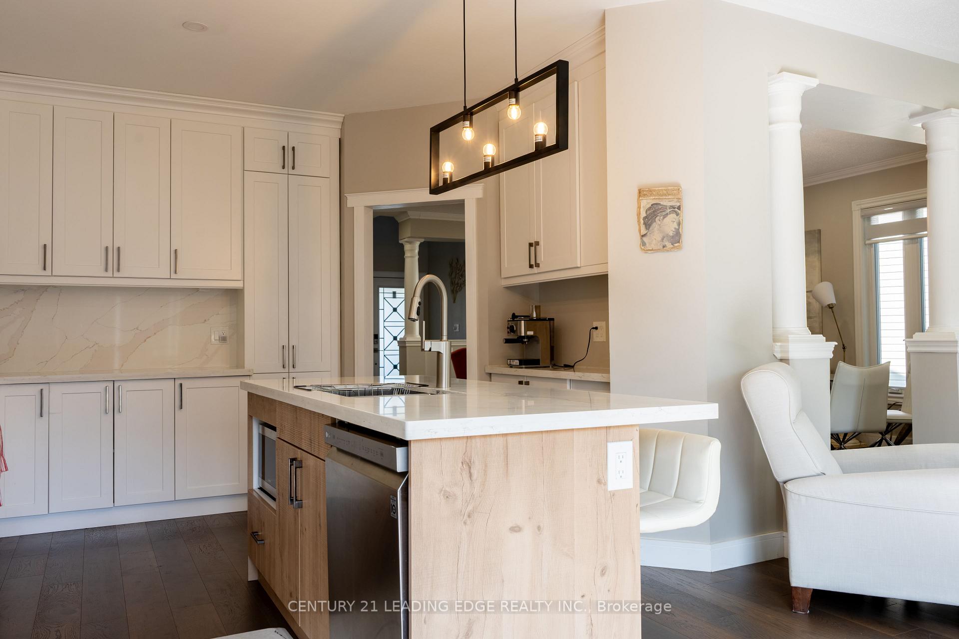 Photo 11 of 53 Ault Crescent, Whitby, Brooklin — HOMEH
