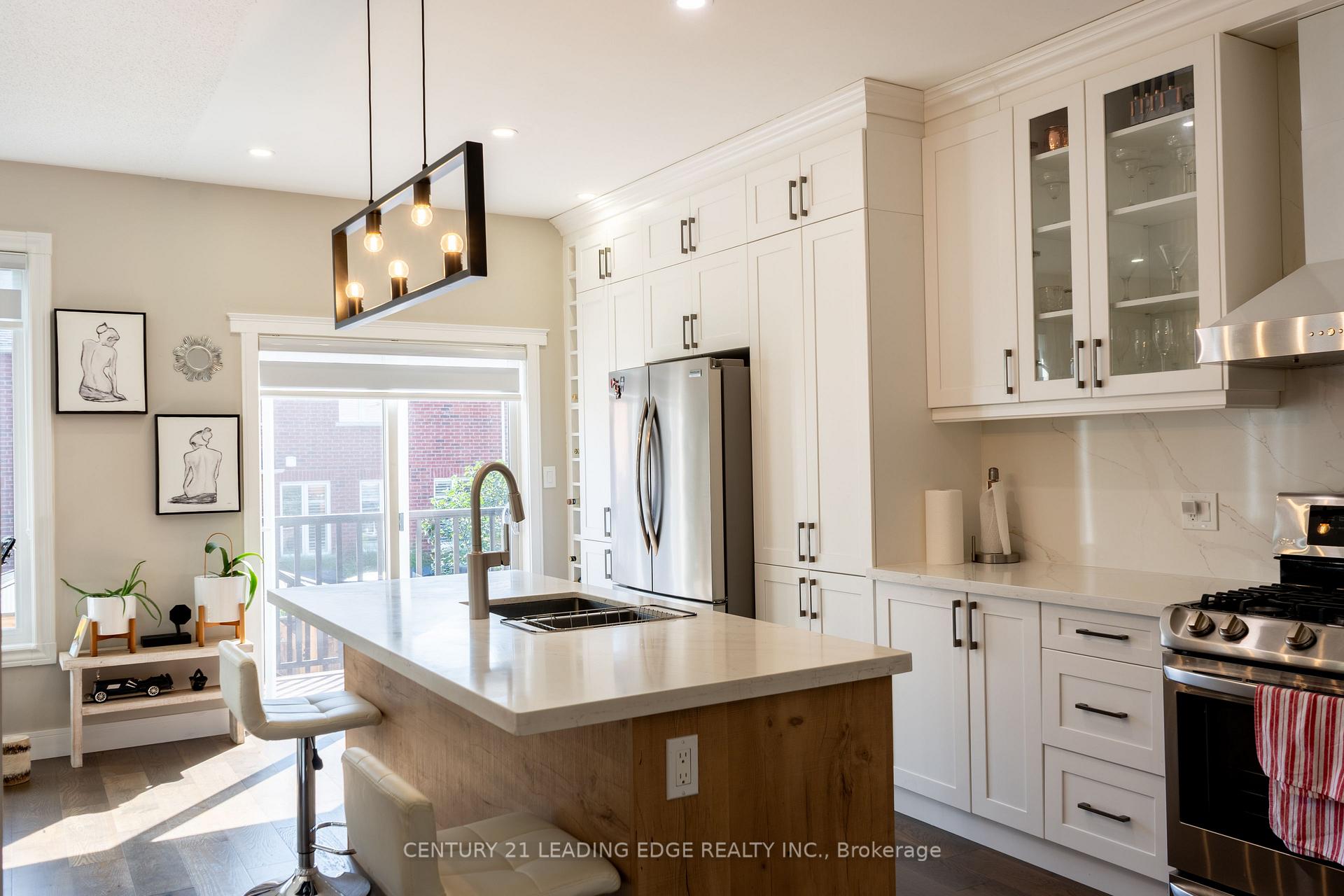 Photo 12 of 53 Ault Crescent, Whitby, Brooklin — HOMEH