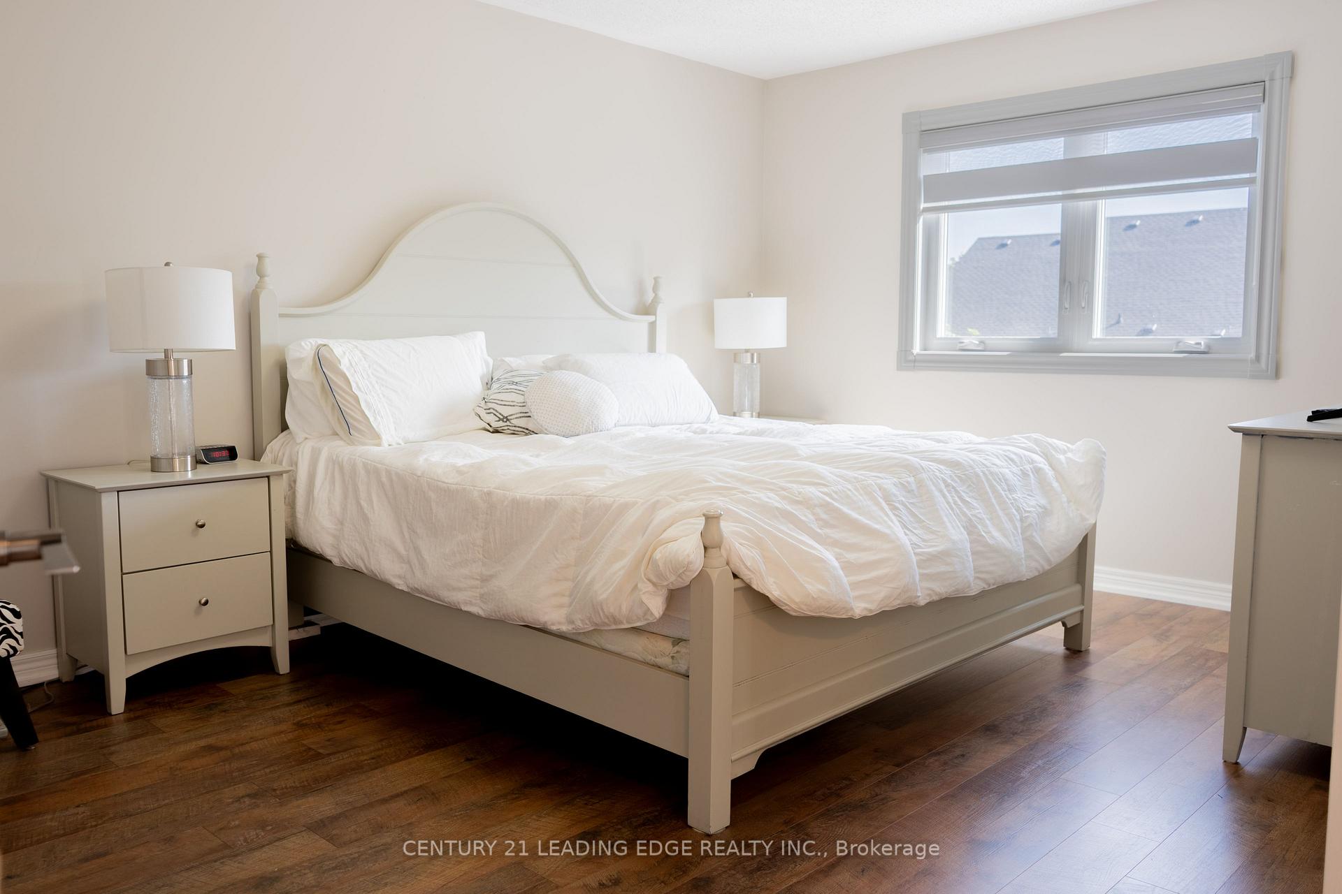 Photo 15 of 53 Ault Crescent, Whitby, Brooklin — HOMEH
