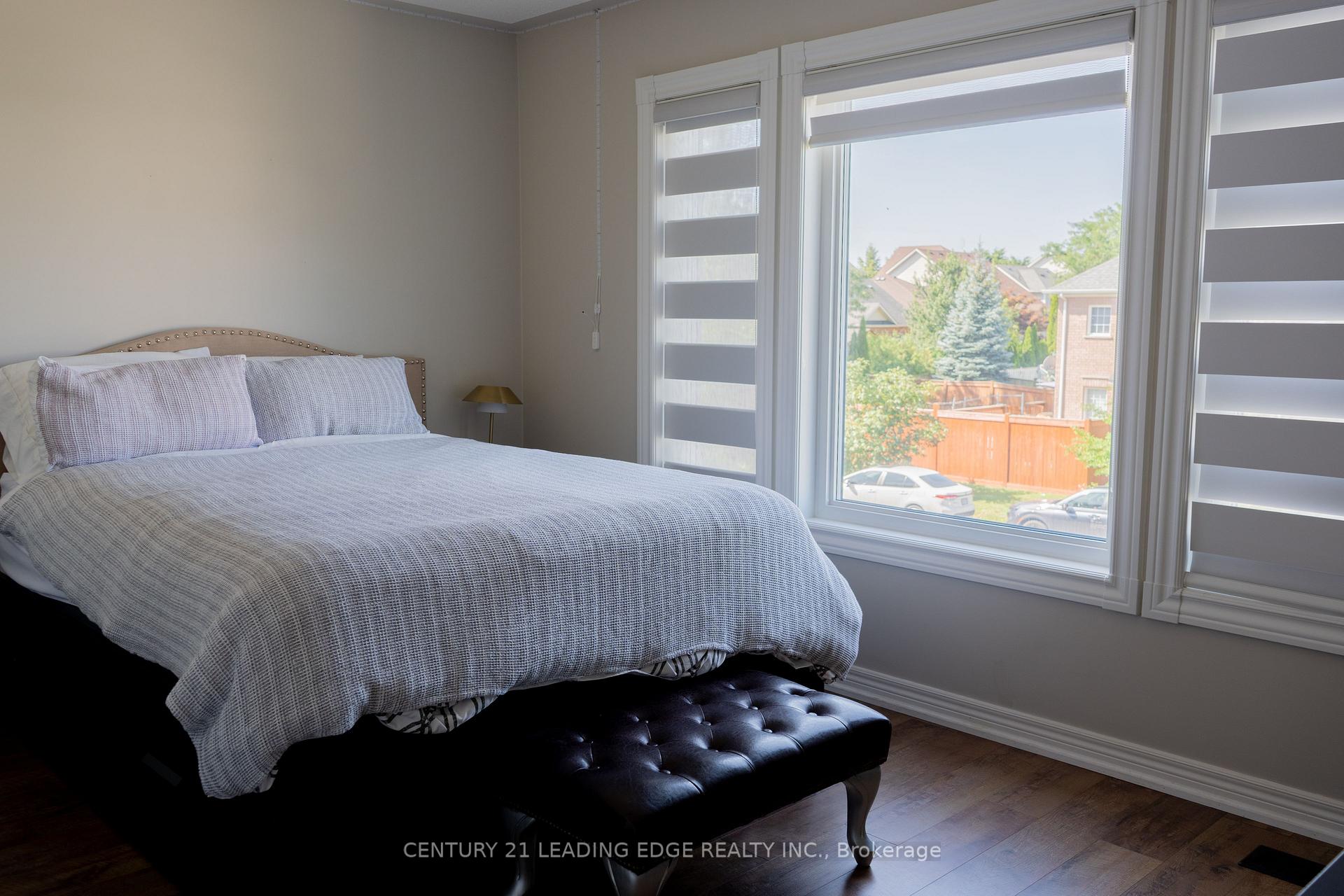 Photo 18 of 53 Ault Crescent, Whitby, Brooklin — HOMEH