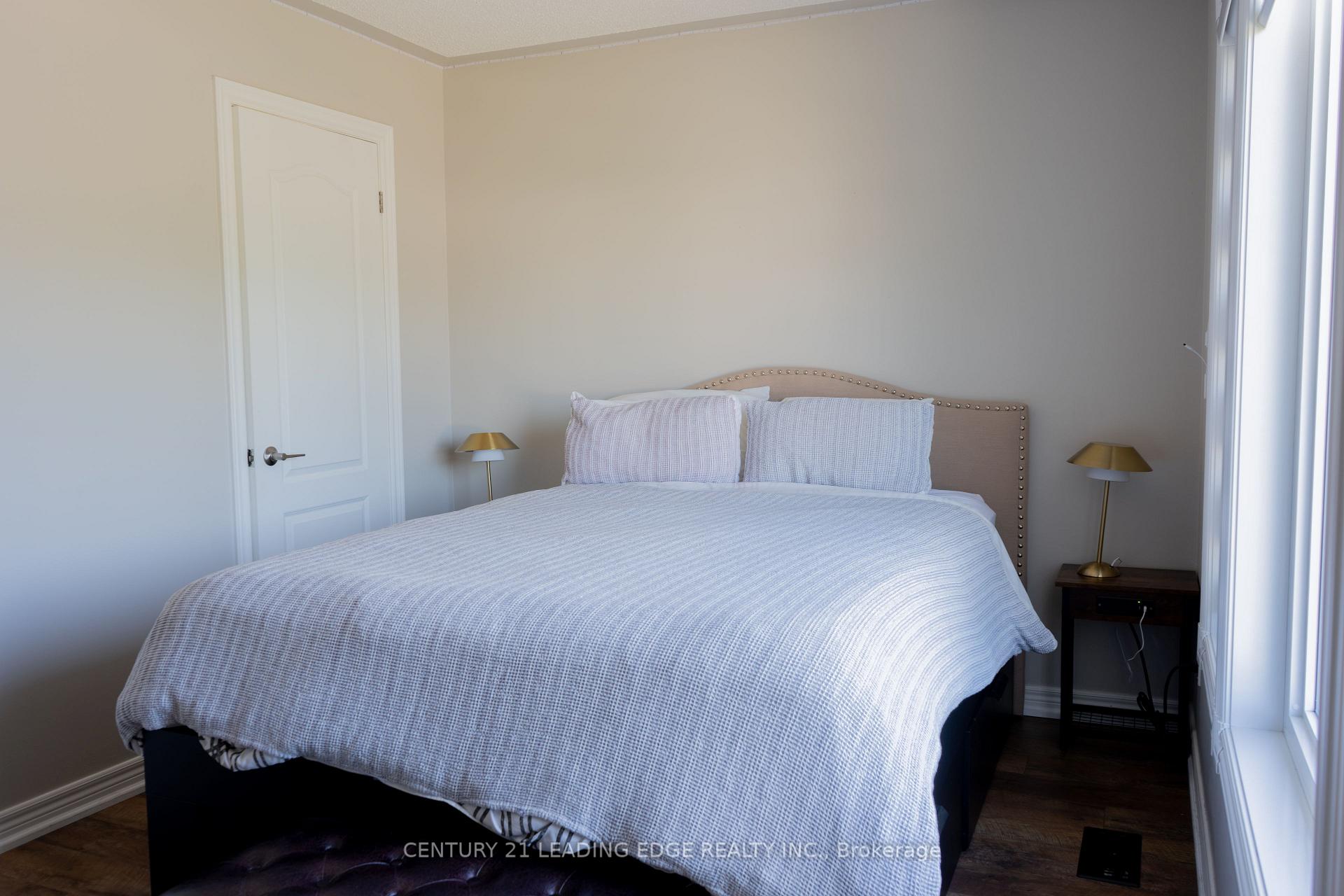 Photo 20 of 53 Ault Crescent, Whitby, Brooklin — HOMEH