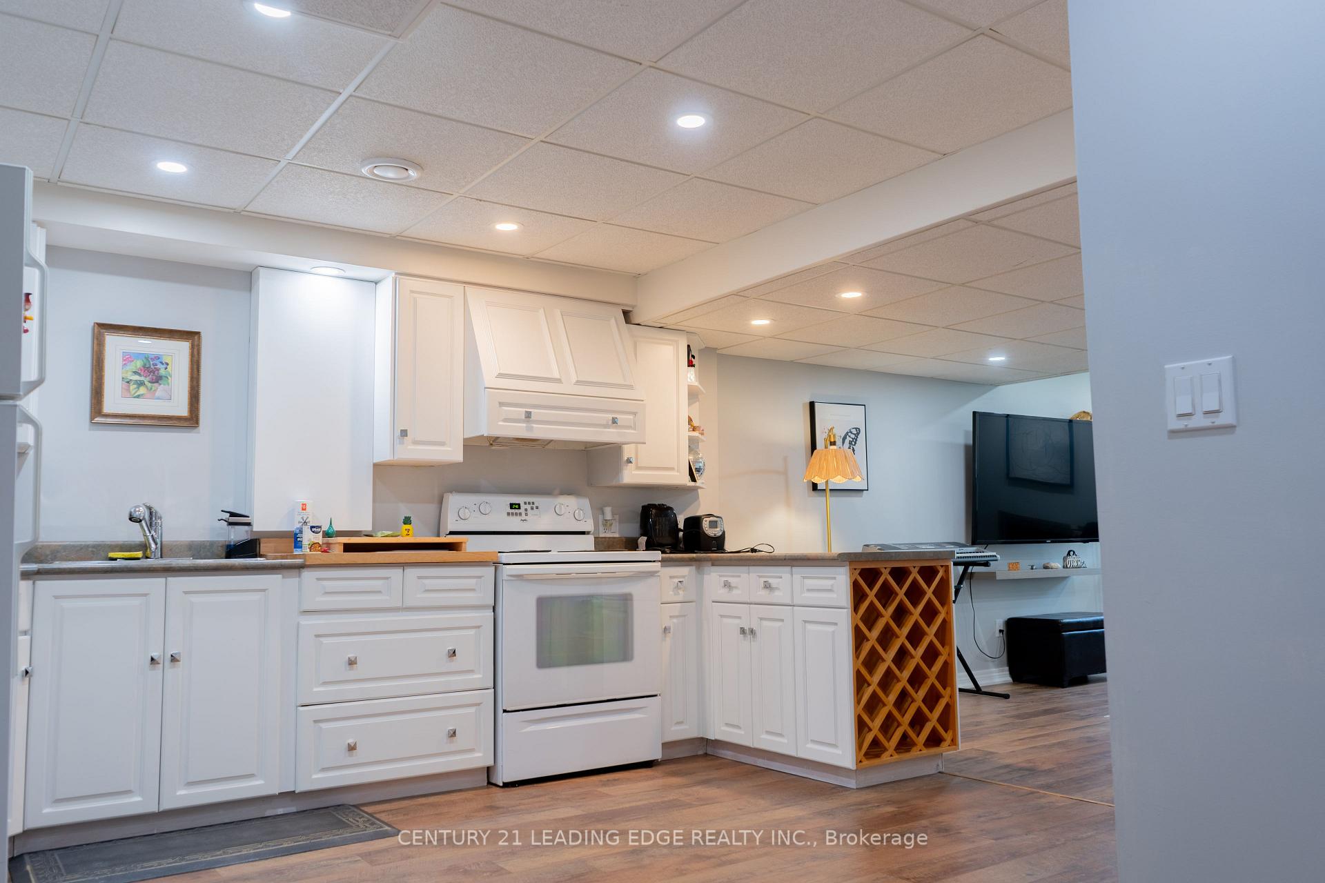 Photo 33 of 53 Ault Crescent, Whitby, Brooklin — HOMEH