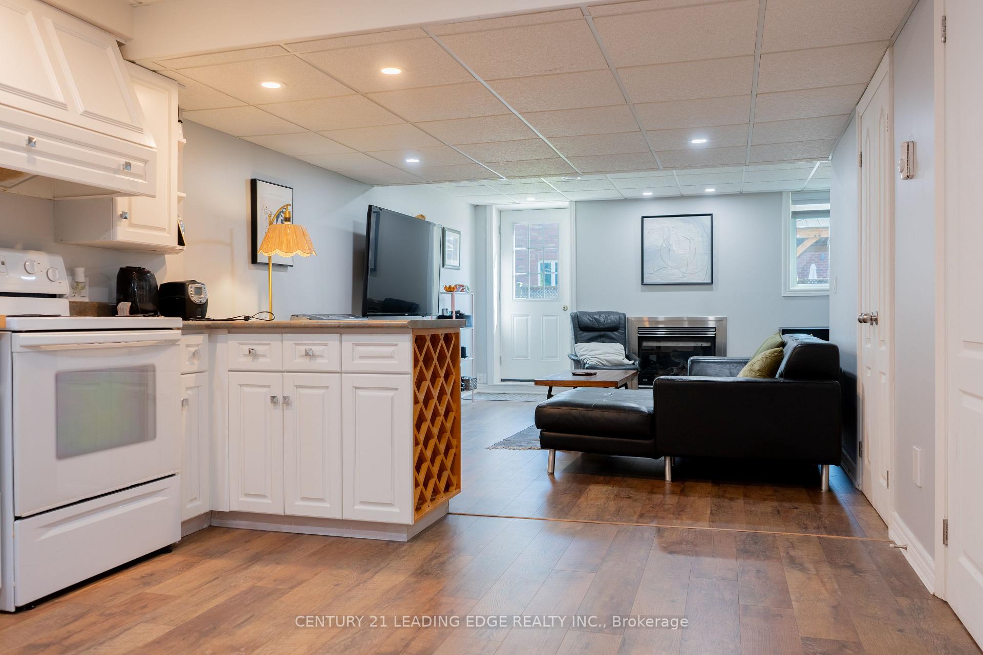 Photo 34 of 53 Ault Crescent, Whitby, Brooklin — HOMEH