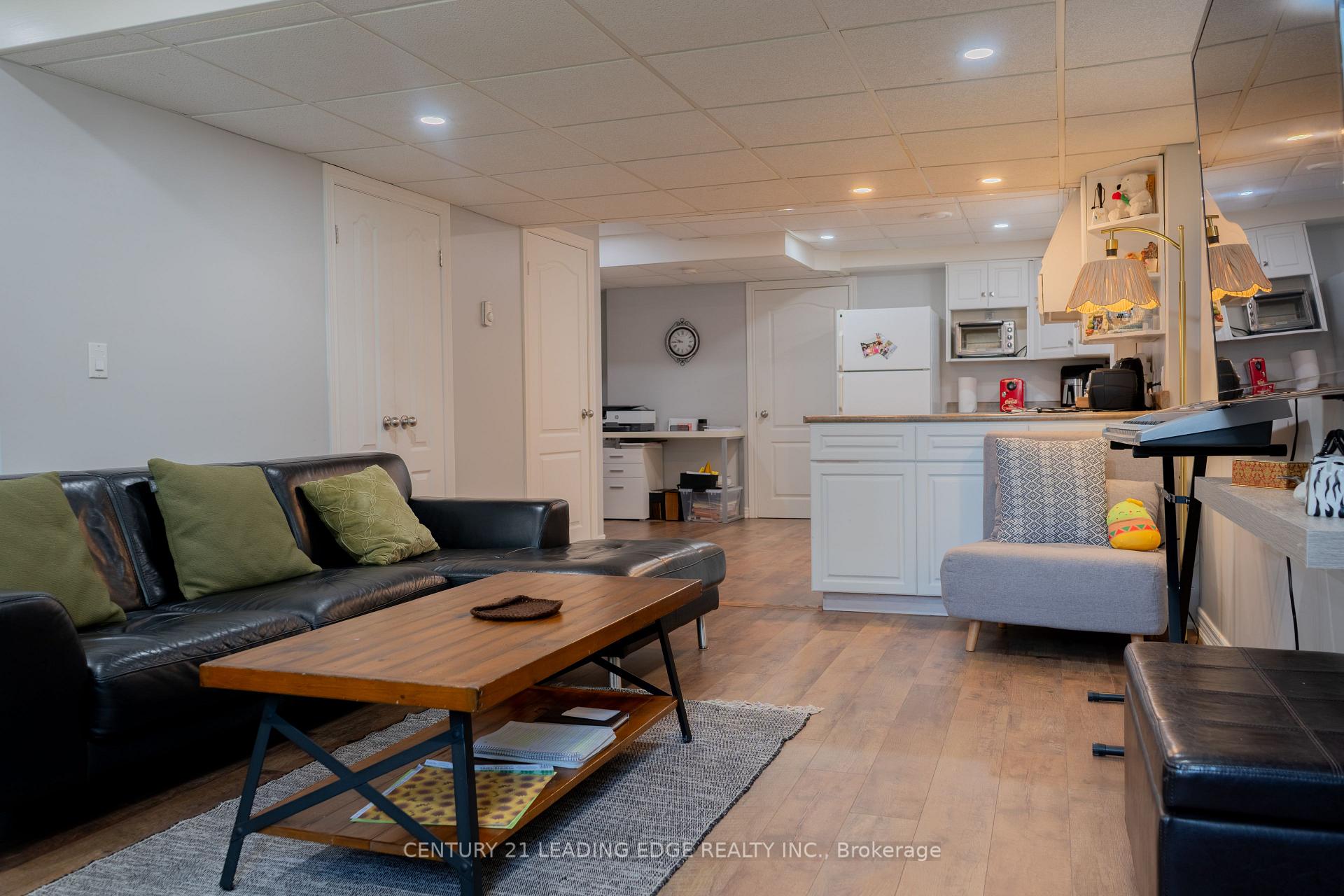 Photo 35 of 53 Ault Crescent, Whitby, Brooklin — HOMEH