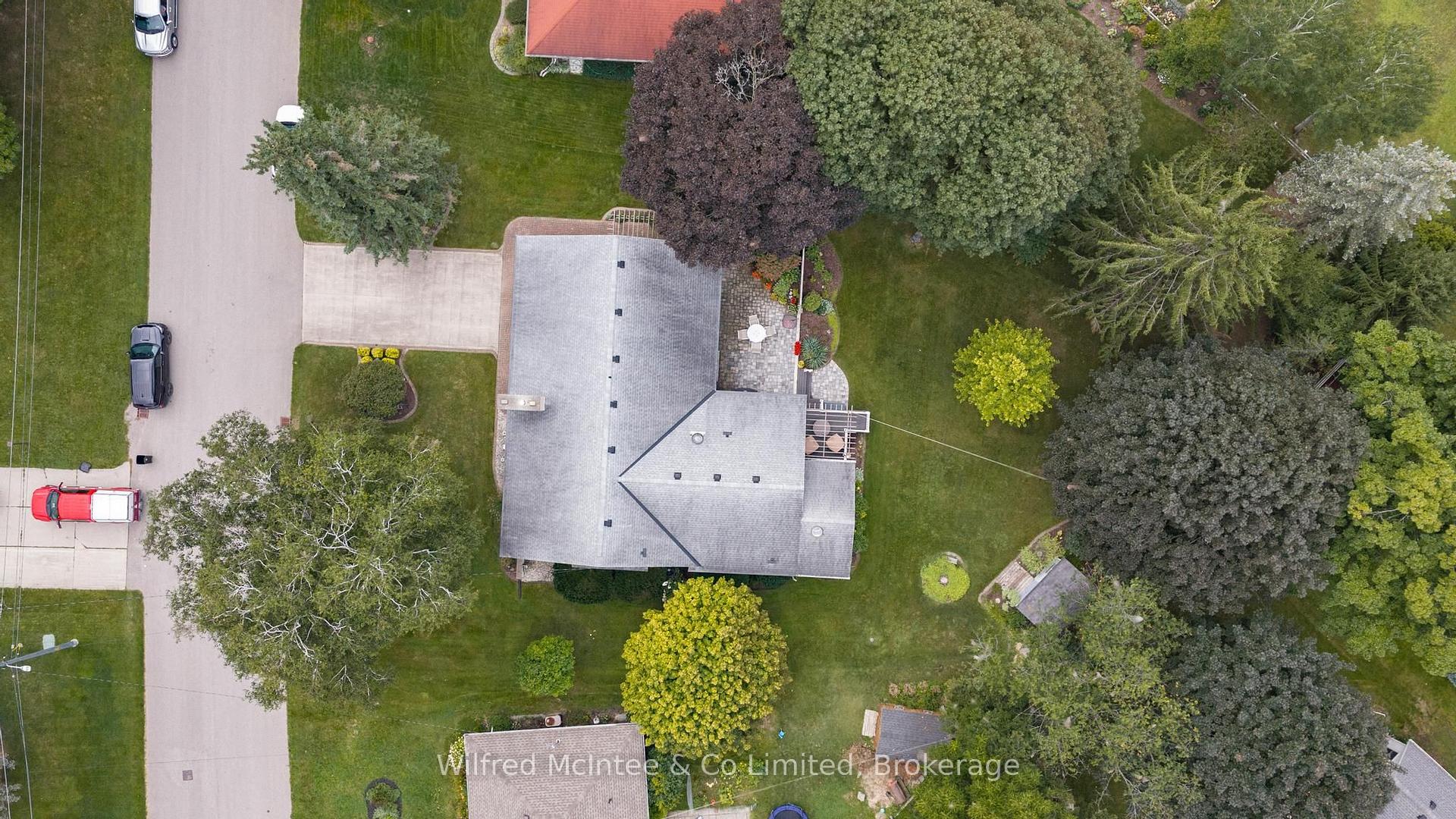 Photo 3 of 31 Johnstone Boulevard, Brockton — HOMEH