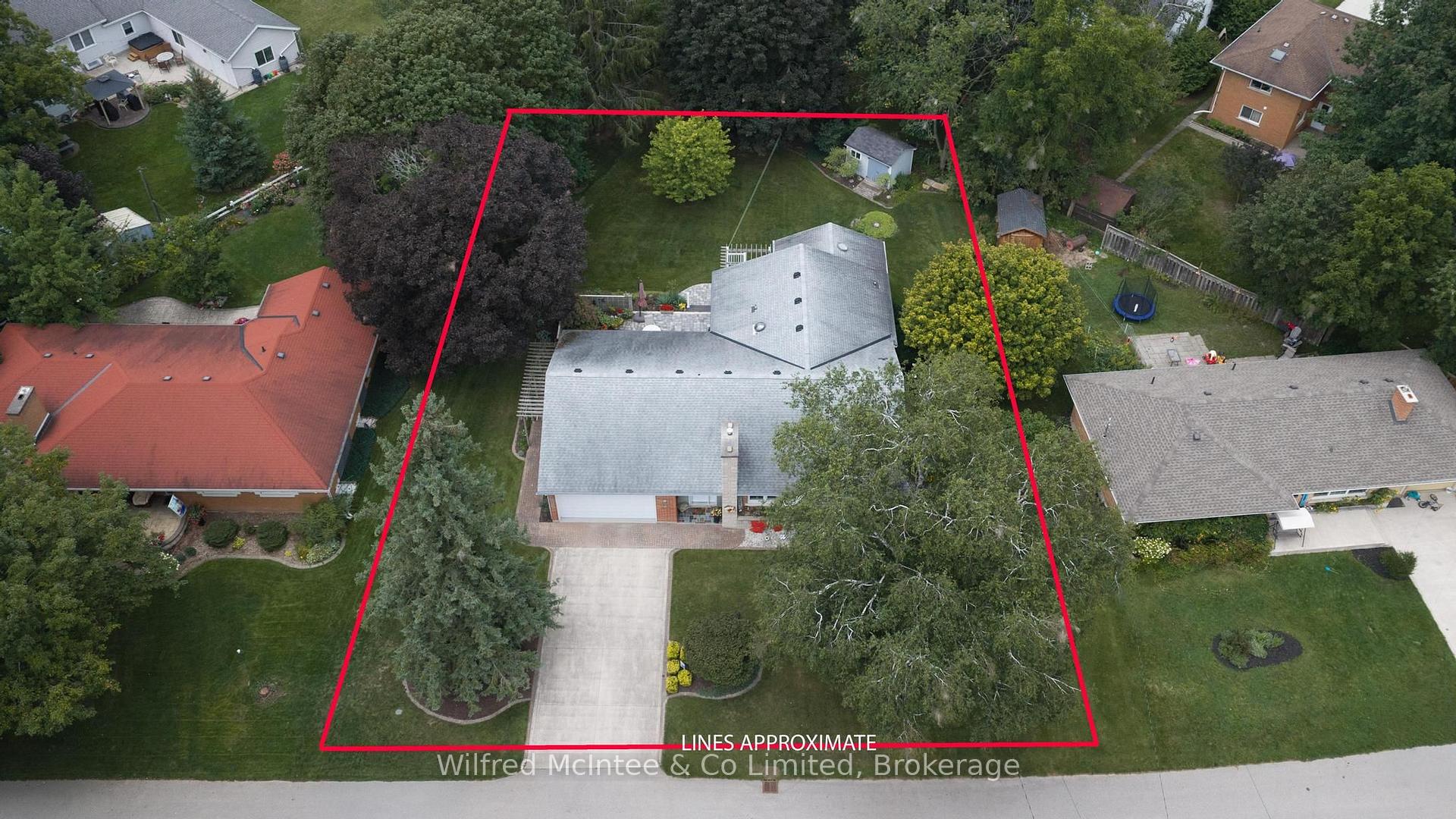Photo 13 of 31 Johnstone Boulevard, Brockton — HOMEH