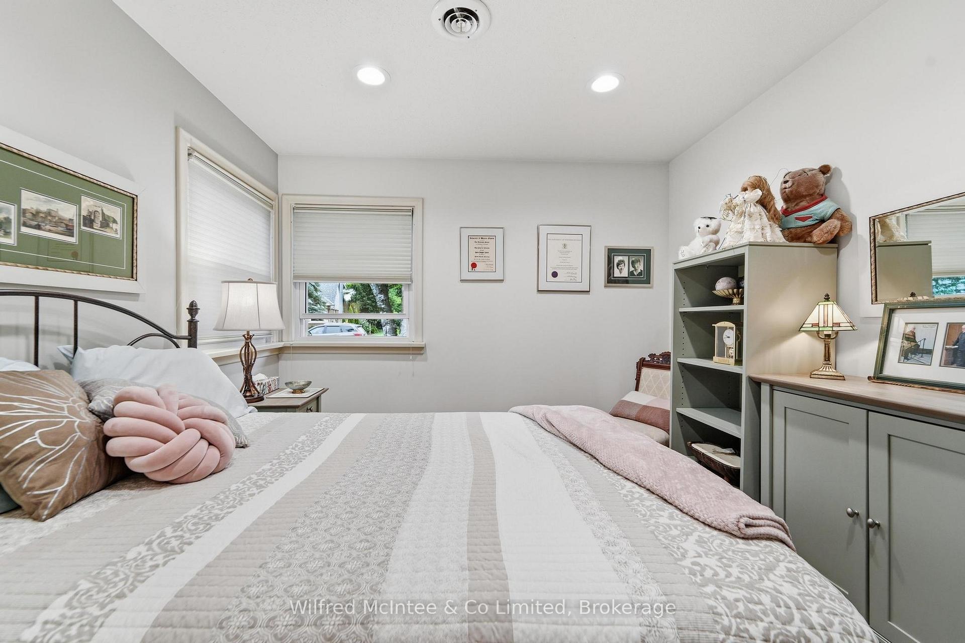 Photo 34 of 31 Johnstone Boulevard, Brockton — HOMEH