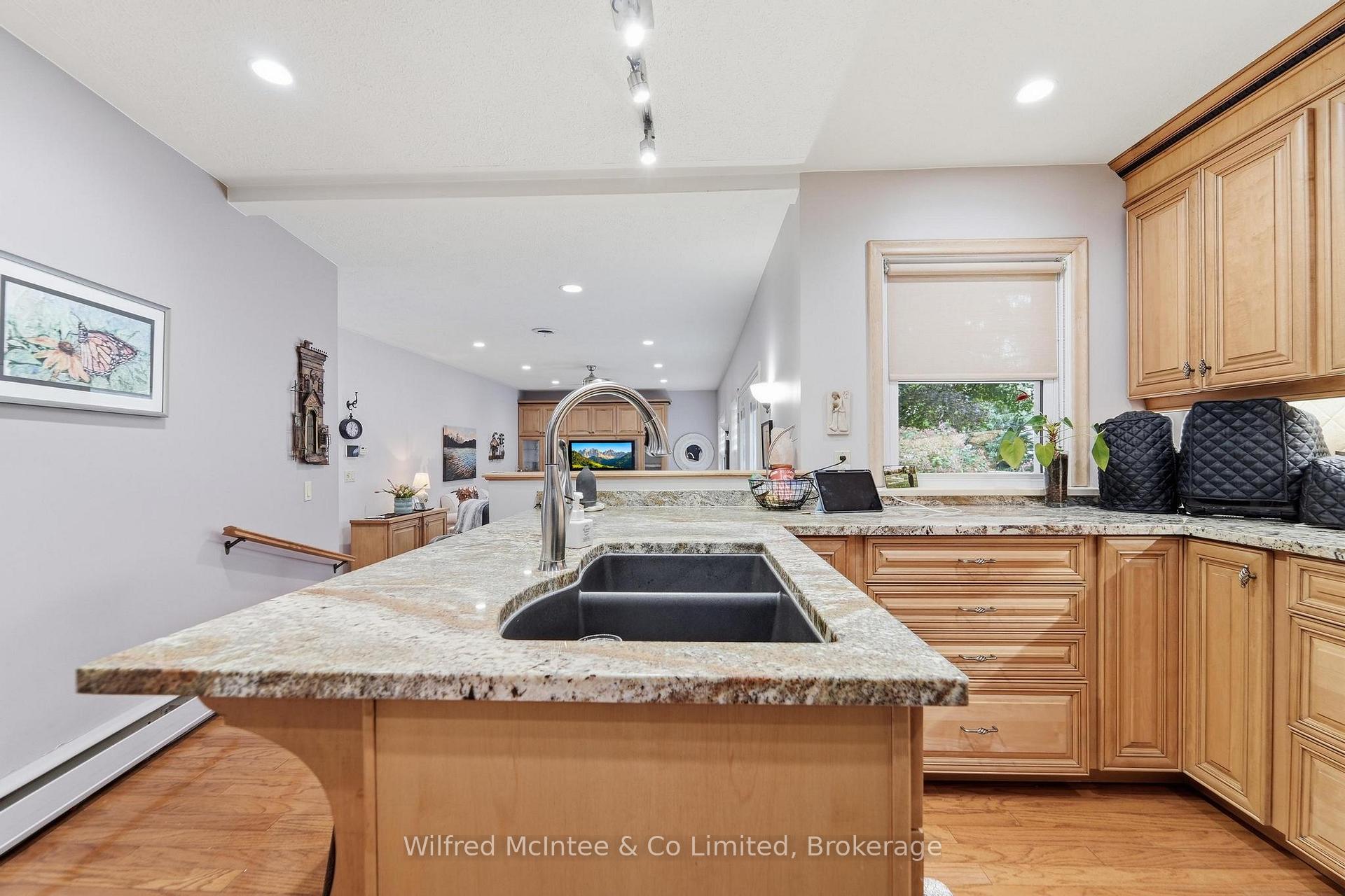 Photo 36 of 31 Johnstone Boulevard, Brockton — HOMEH